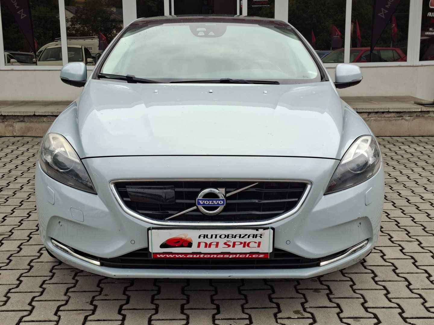 Volvo V40, 2.0D3 110kW AUT -1.MAJITEL - fotka 4