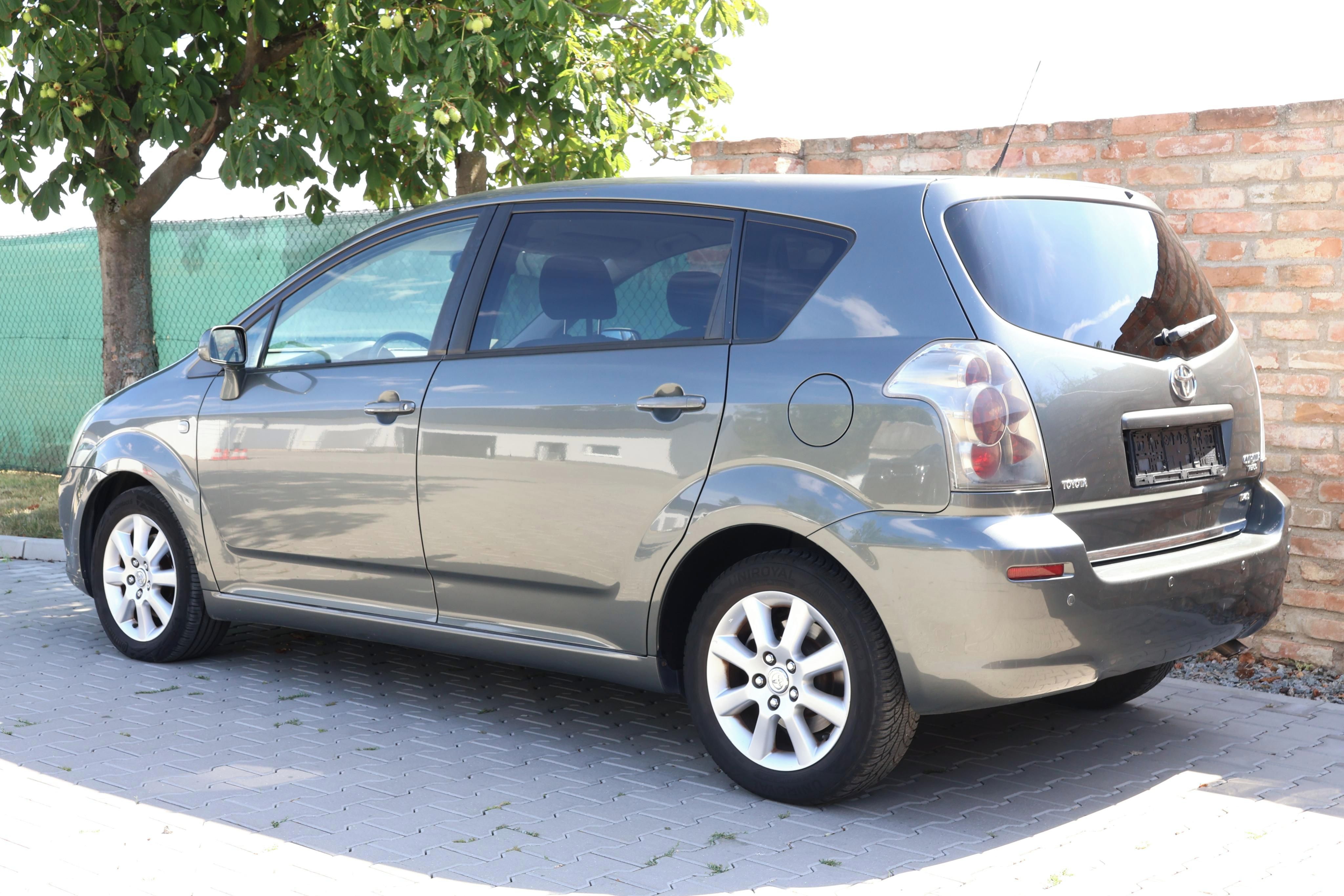 Toyota Corolla, Toyota Corolla Verso 2.0 D-4D - fotka 3