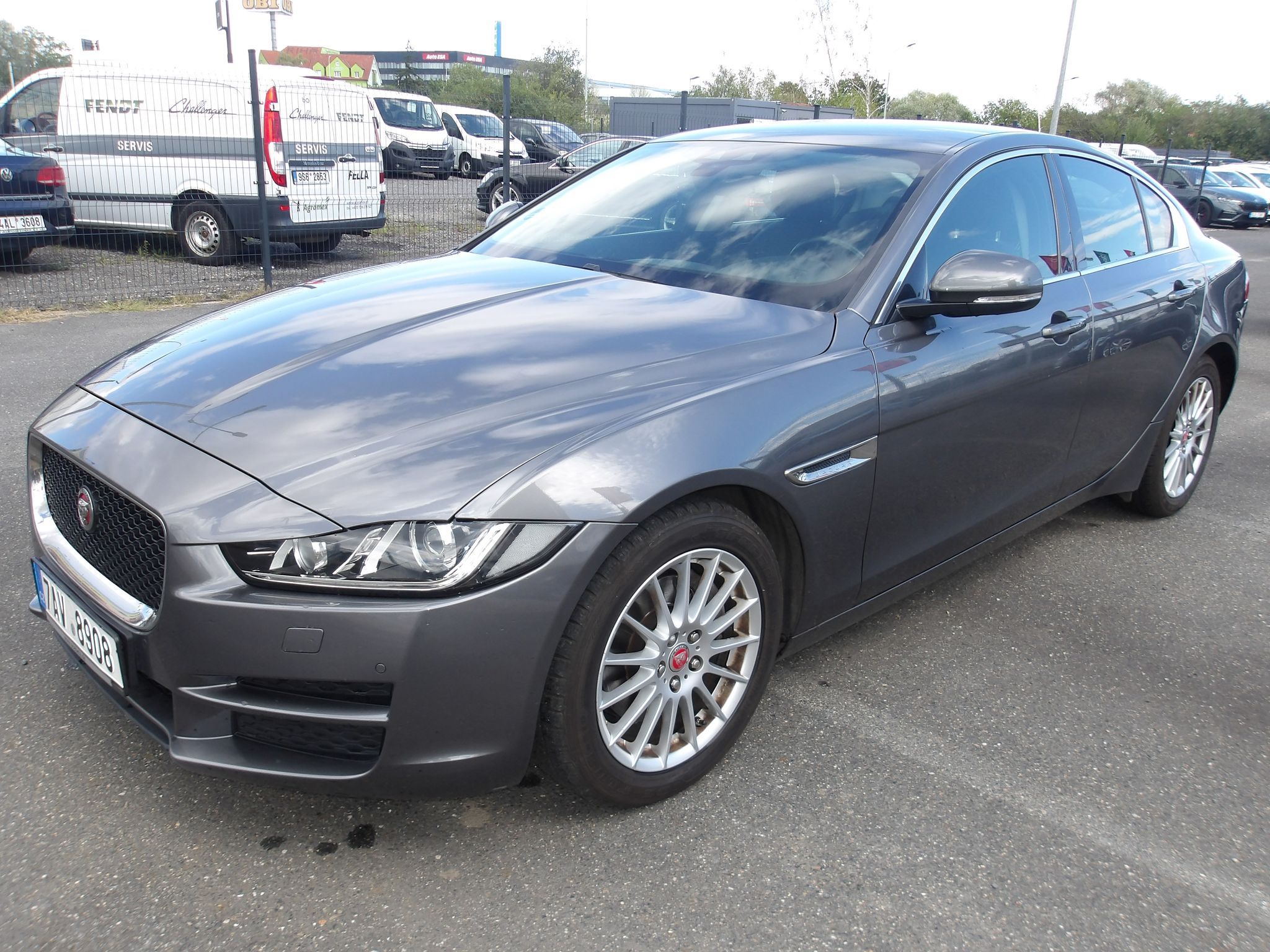 Jaguar XE, 2,0D 120kW NAJ:133000km !!!