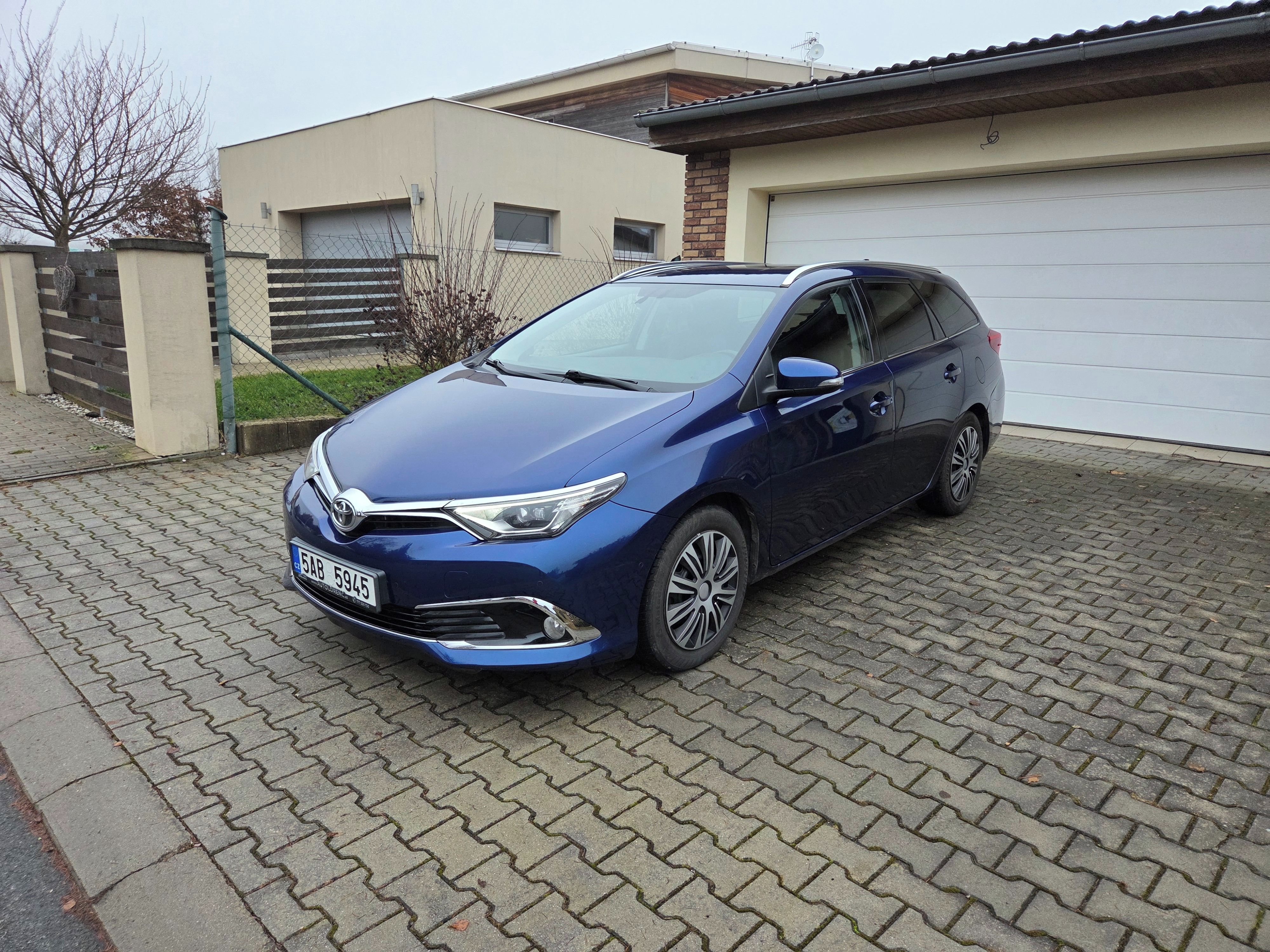 Toyota Auris, 1.6 D-4D/82kW Touring Sports - fotka 2