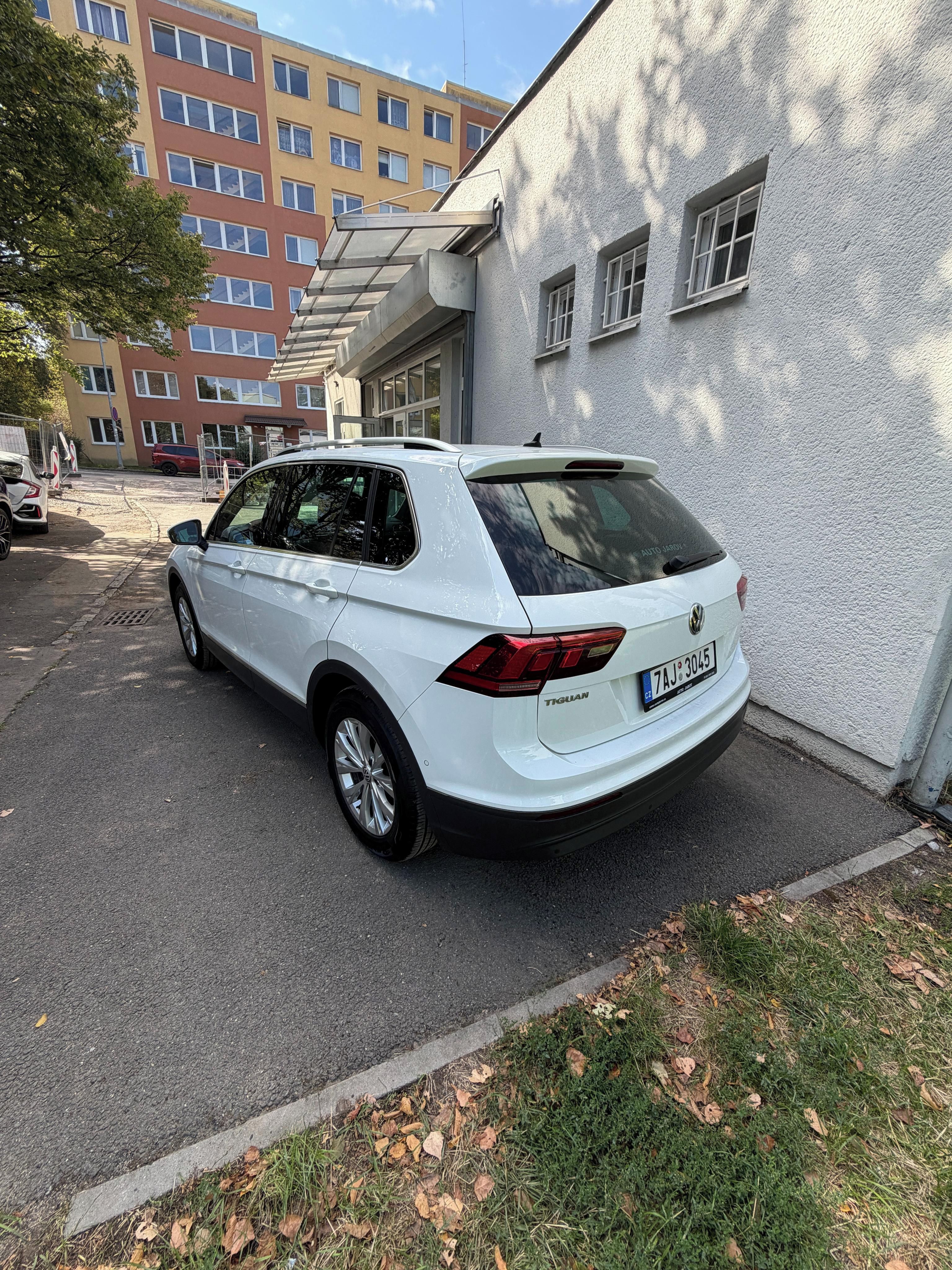 Volkswagen Tiguan, 2.0TDI, TOP Stav, první maj. - fotka 5