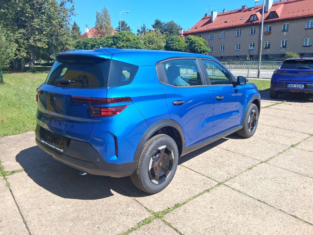Opel Frontera, EDITION HYBRID 1,2 TURBO 81kW - fotka 4