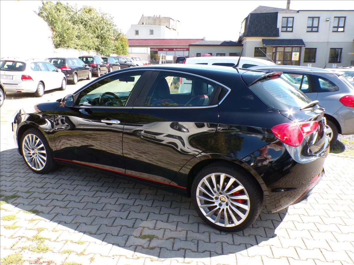 Alfa Romeo Giulietta, 1,4 Turbo 145 kW  AUTOMAT - fotka 6
