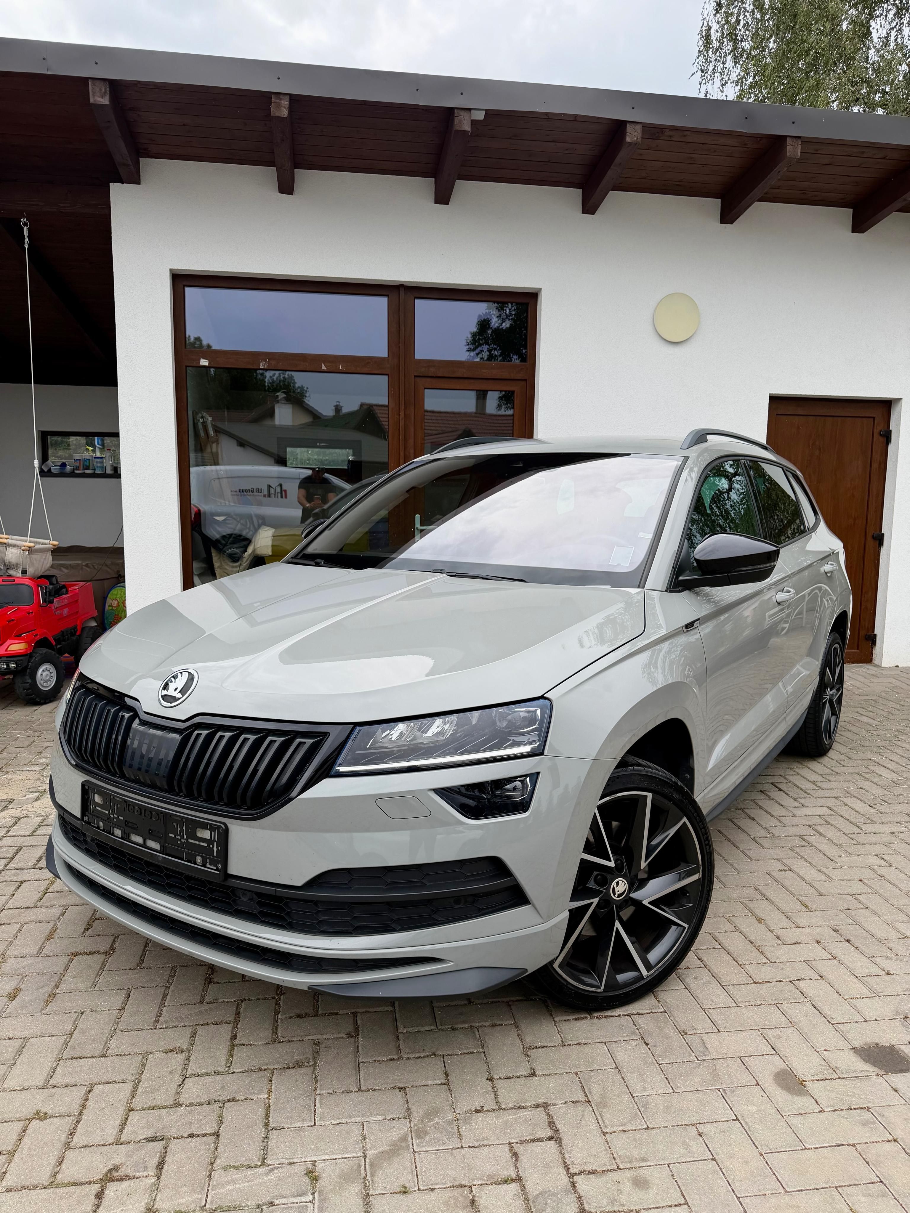 Škoda Karoq, SPORTLINE 1.5 TSI DSG 2021 - fotka 3
