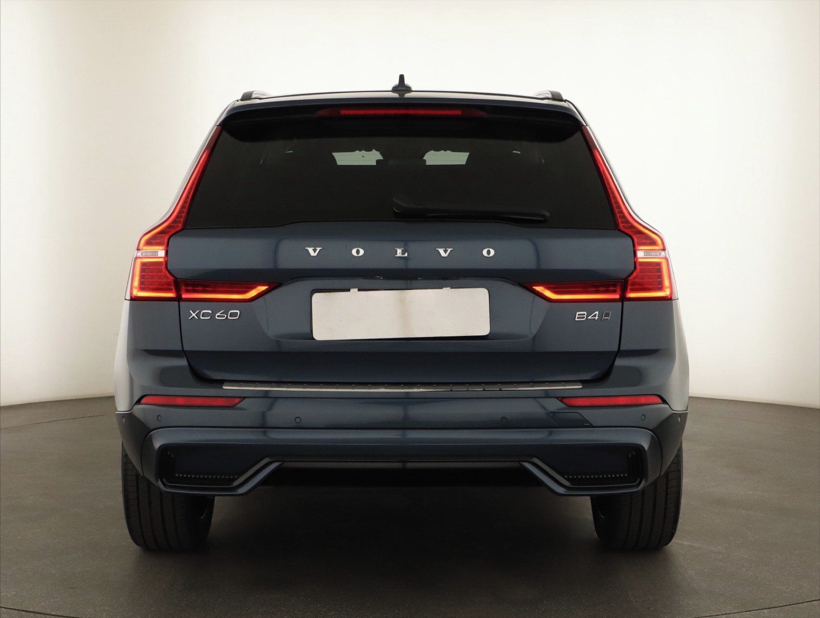 Volvo XC60, B4 AWD - fotka 4