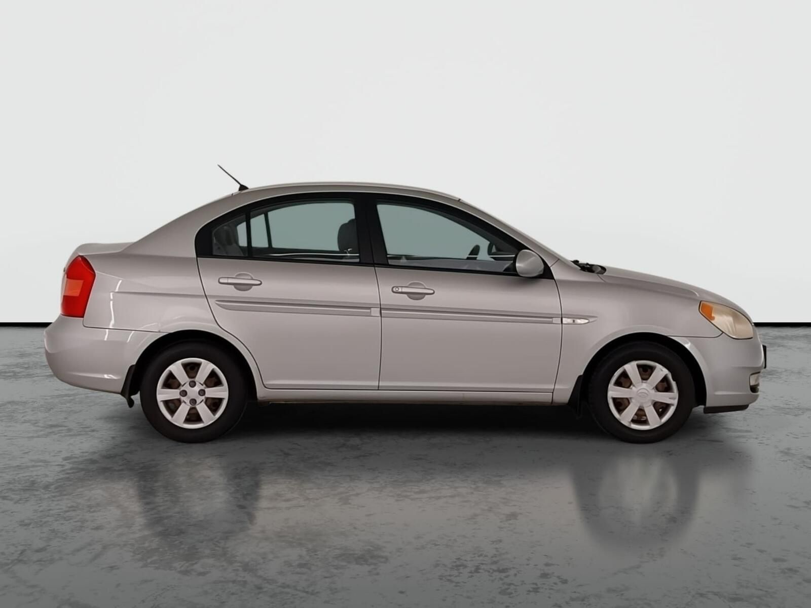 Hyundai Accent, 1.4i, po STK, rezervace - fotka 6