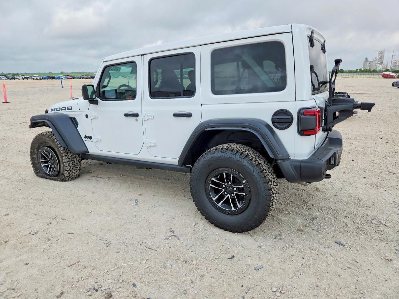 Jeep Wrangler, Auto na cestě - fotka 3