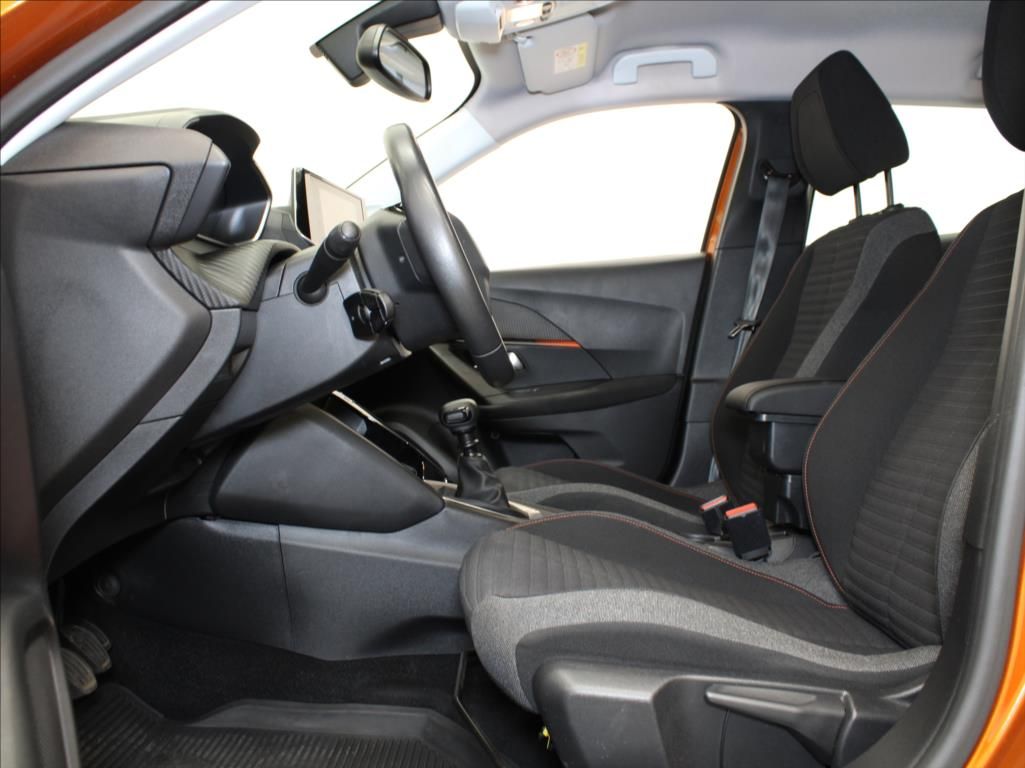 Peugeot 2008, 1,2 PT 74kW 2.maj.ČR 52tkm. - fotka 6