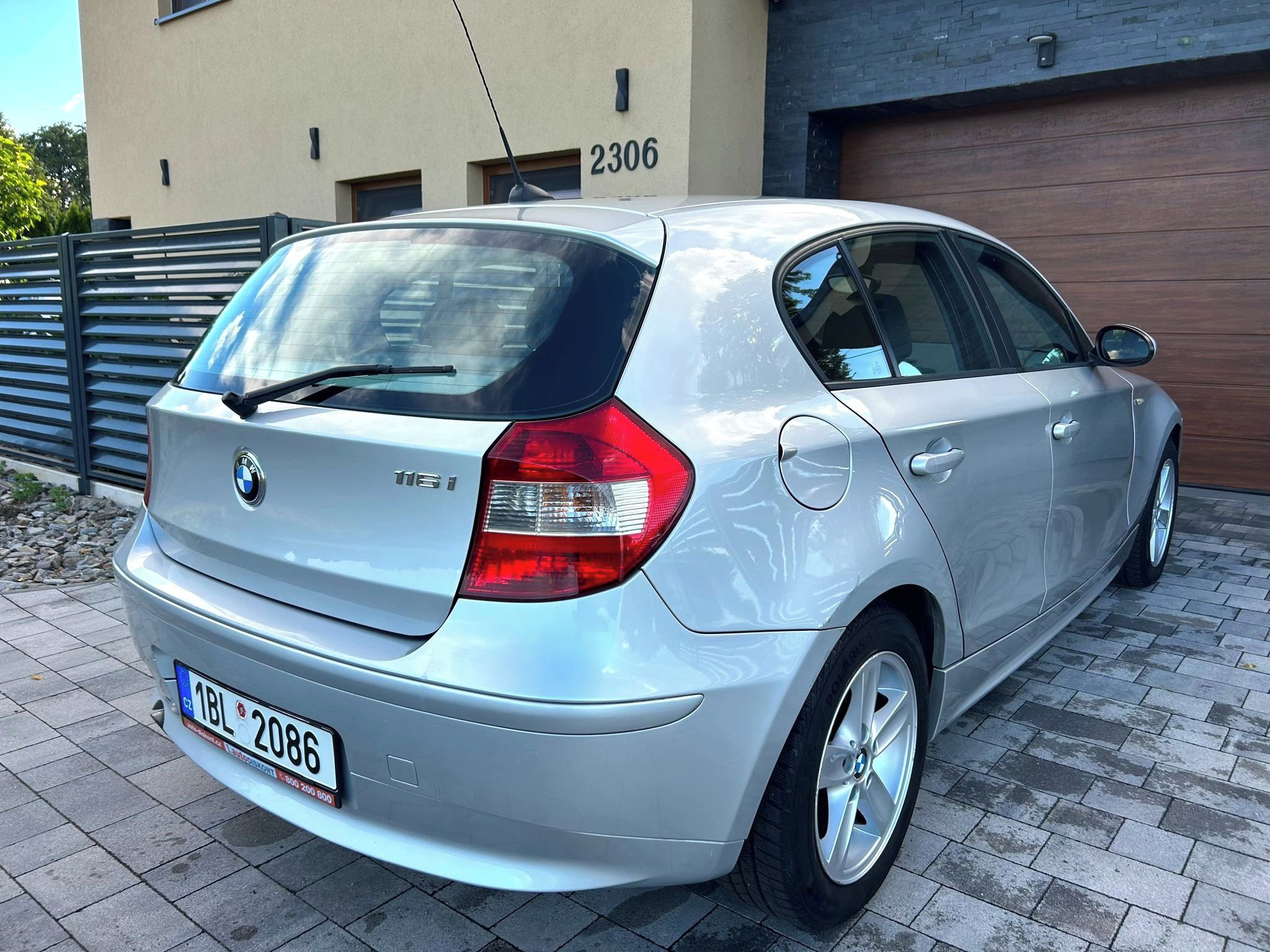 BMW Řada 1, 116i E87 160tis km Nová STK - fotka 5