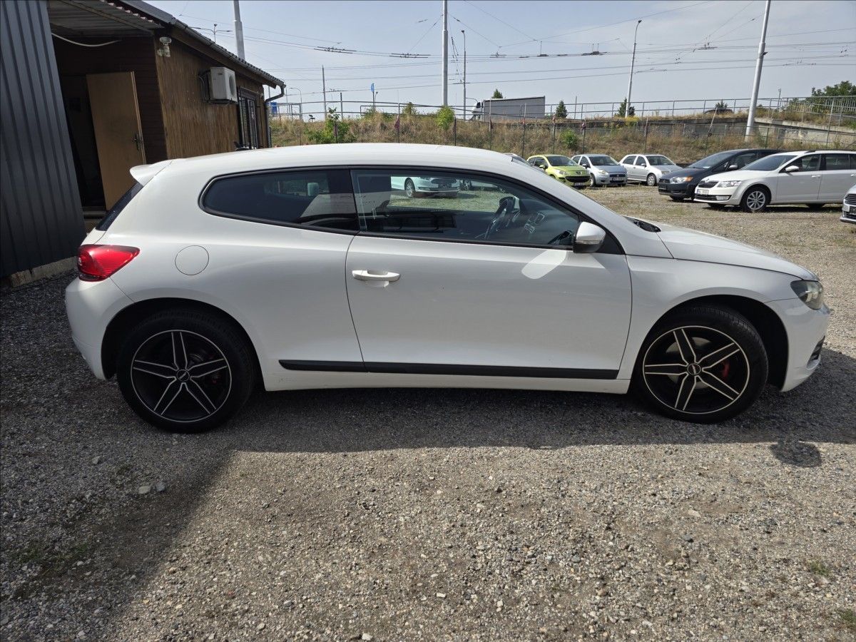 Volkswagen Scirocco, 1,4 TSi R-line   90KW - fotka 5
