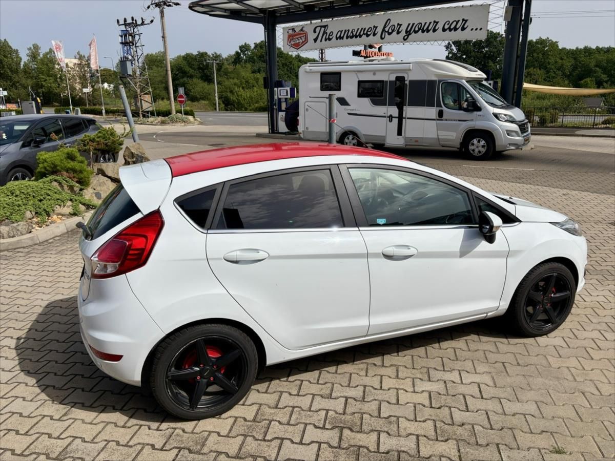 Ford Fiesta, 1,0 EB 140 PS - fotka 5