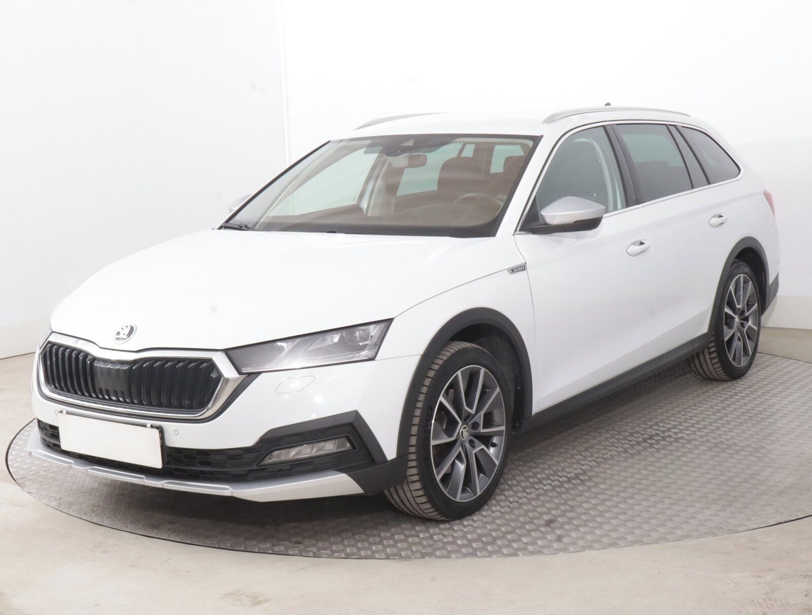 Škoda Octavia, Scout 2.0 TDI, 4X4, Automat - fotka 2