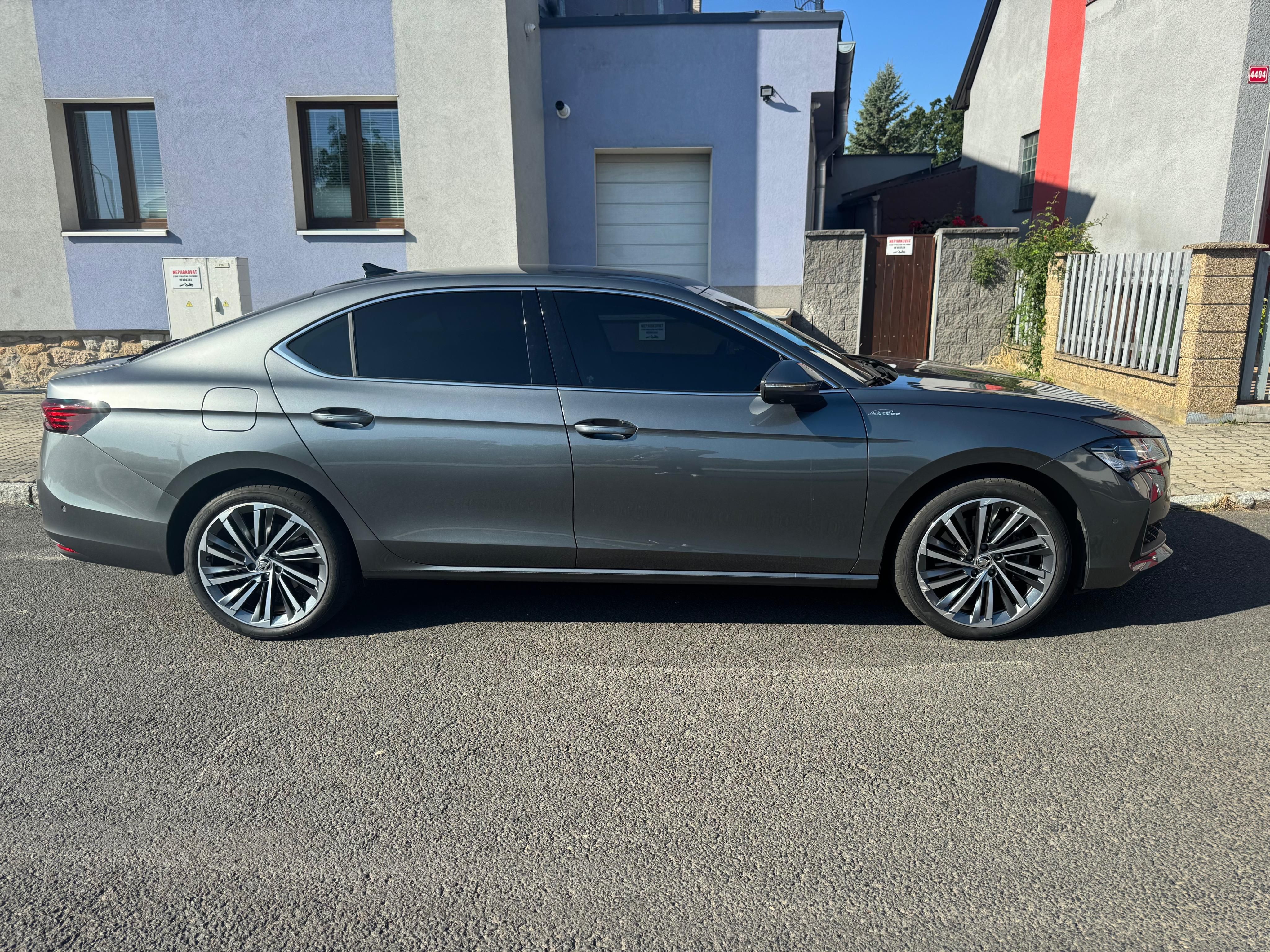 Škoda Superb, Škody Superb L&K 4×4 2.0 TDI - fotka 2