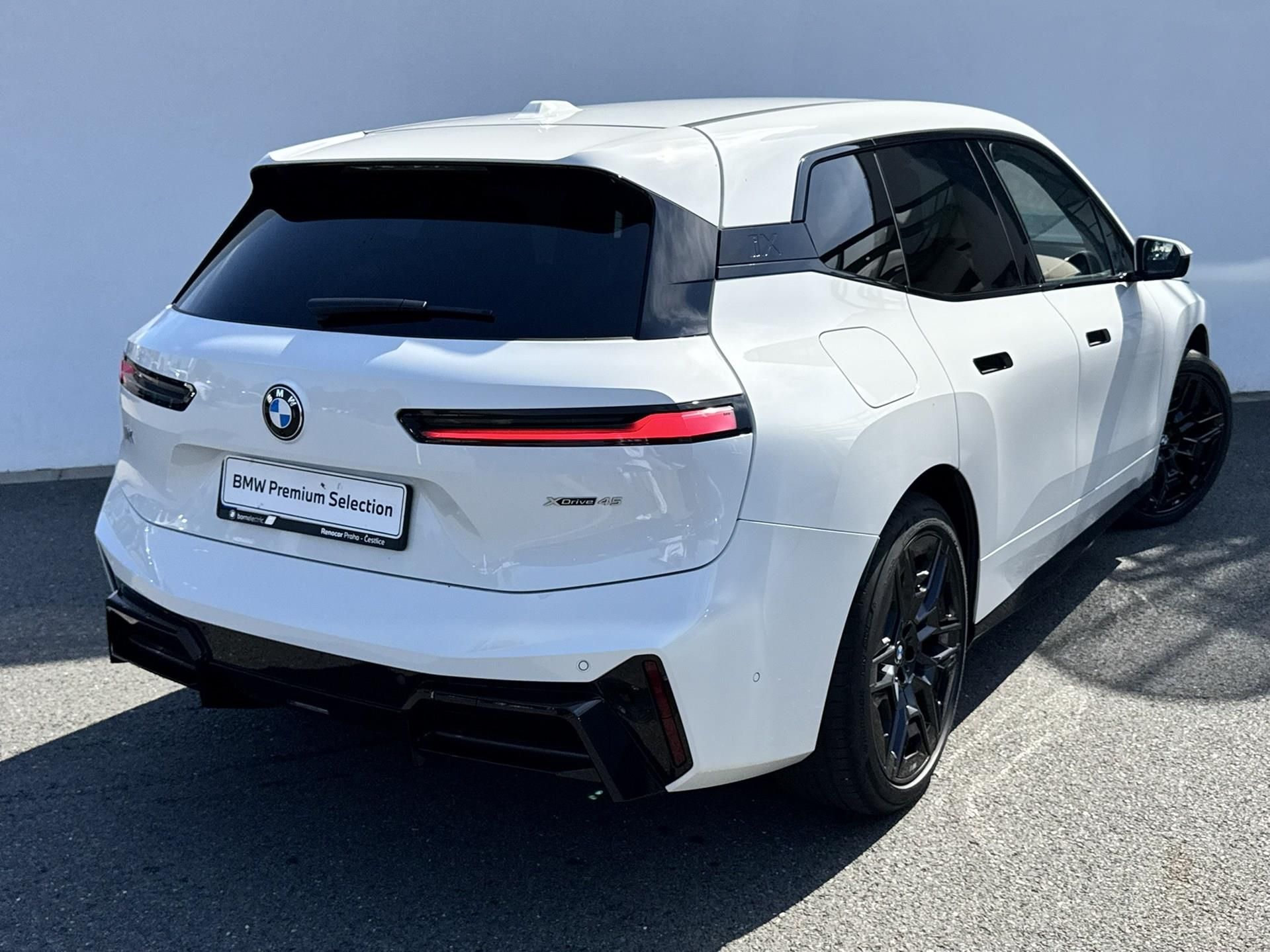 BMW iX, iX xDrive45 - fotka 2