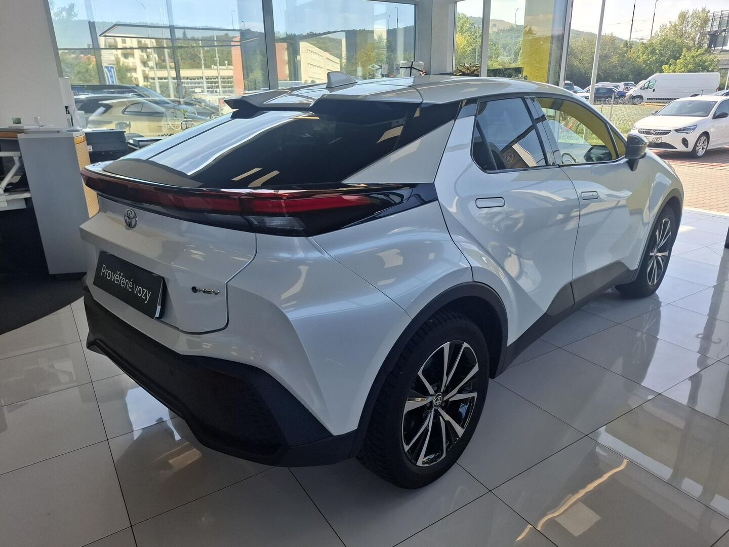 Toyota C-HR, 1.8HEV 72KW Style 2025 - fotka 3