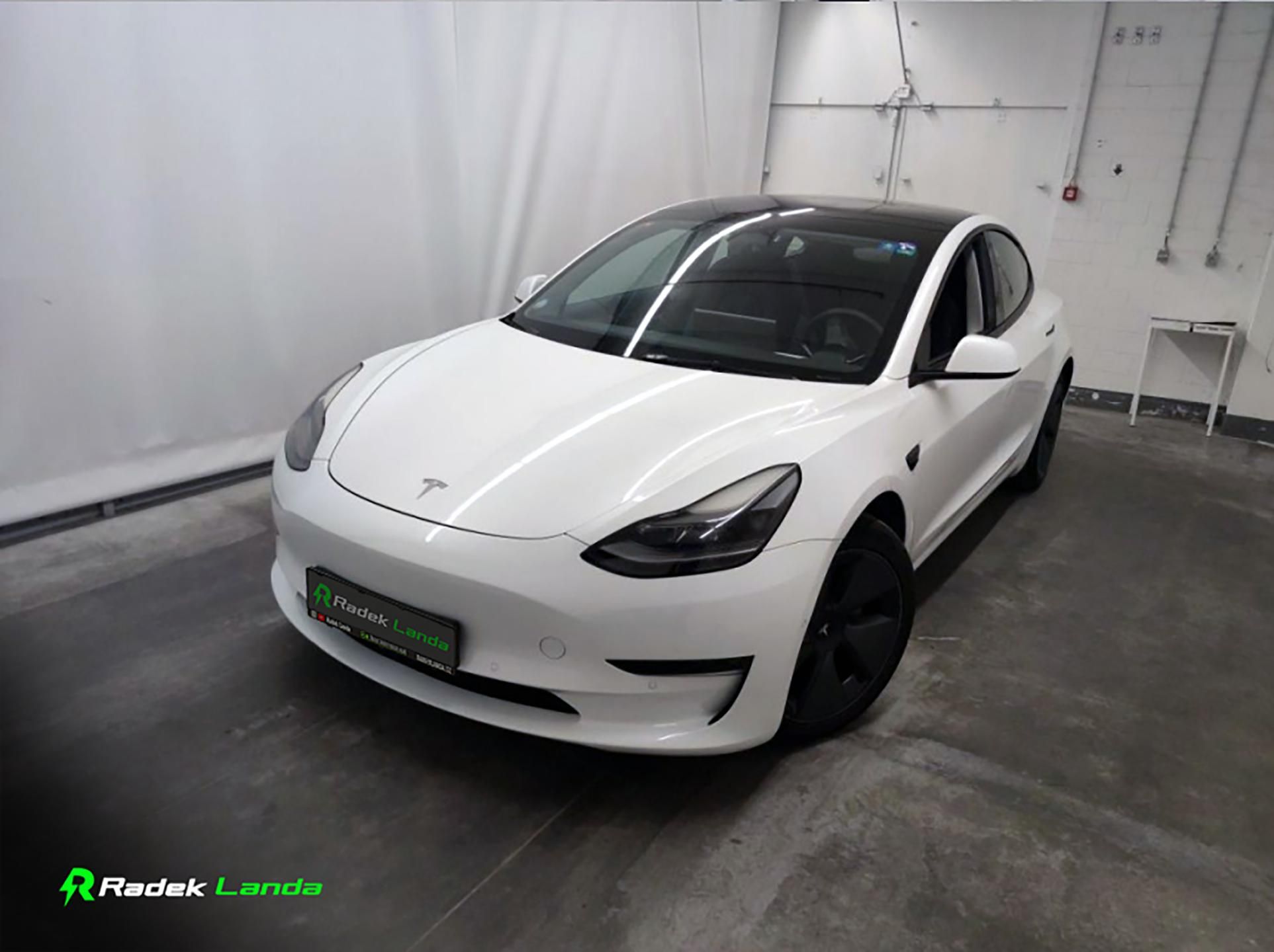 Tesla Model 3, AWD | Dual Motor, AMD Ryzen - fotka 3