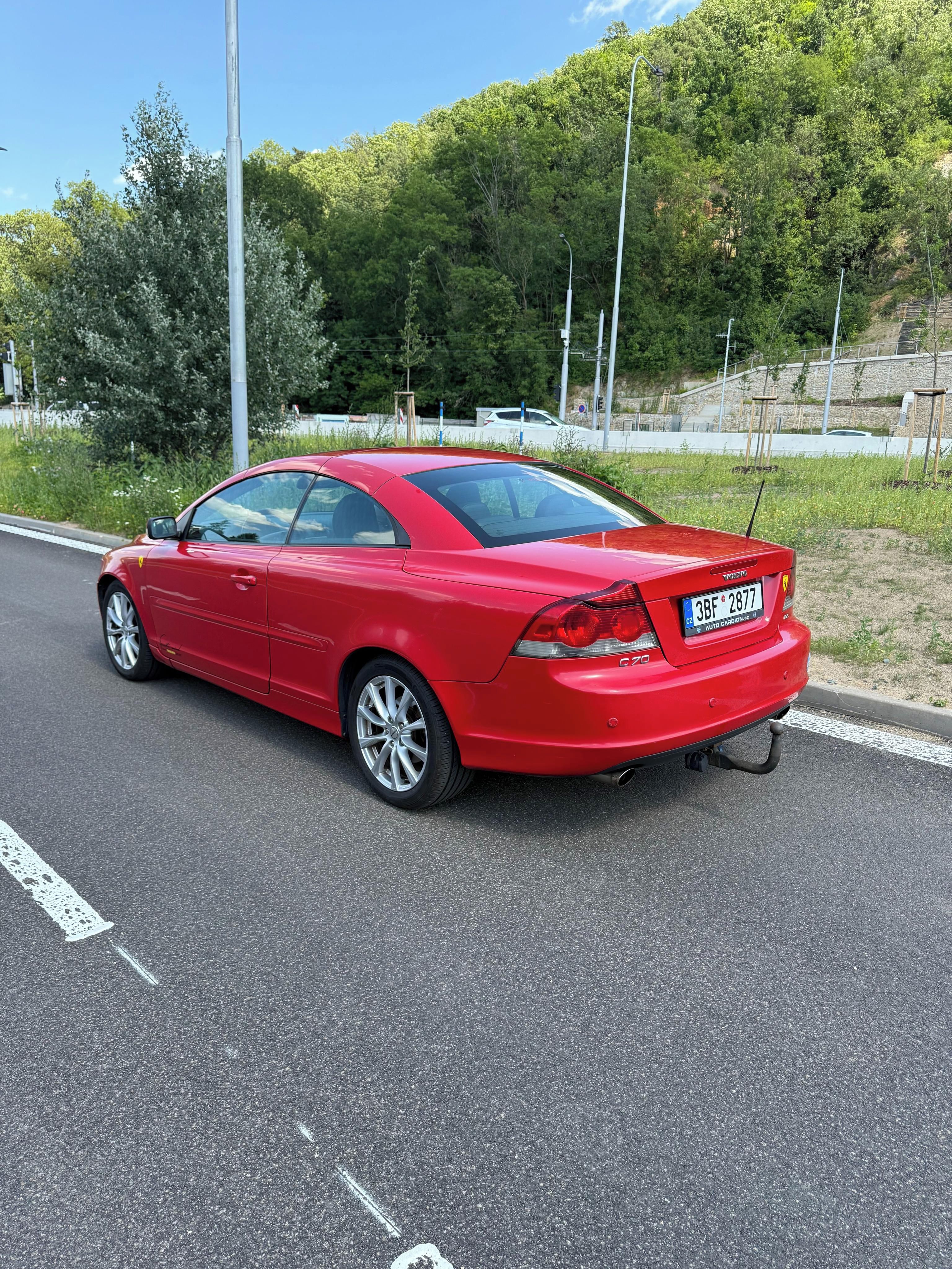 Volvo C70, D5 automat - kupe /kabriolet - fotka 4