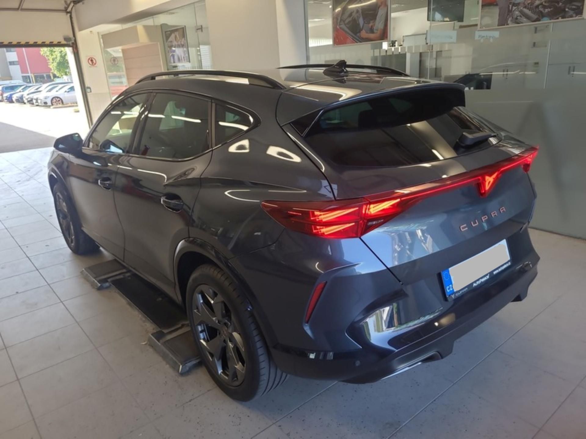 Cupra Formentor, 1,5 eTSi/110kW - DSG - fotka 4