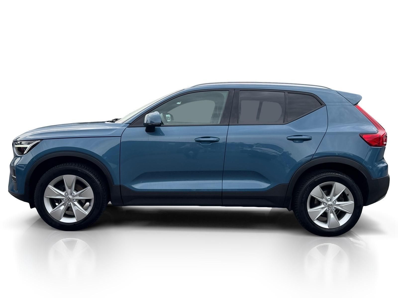 Volvo XC40, T2 FWD MOMENTUM // 1. maj. - fotka 2