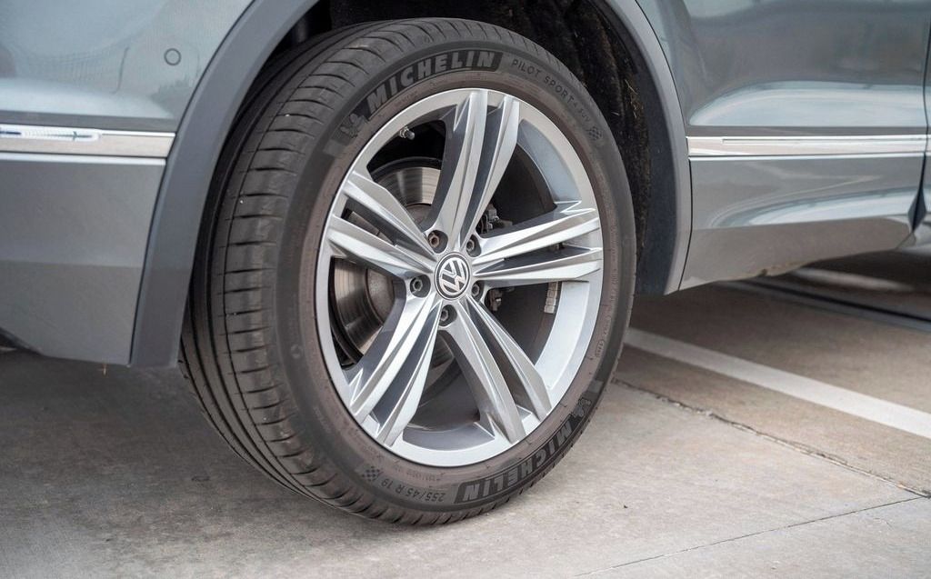 Volkswagen Tiguan, R-Line, 140kw, 4x4 DSG - fotka 3