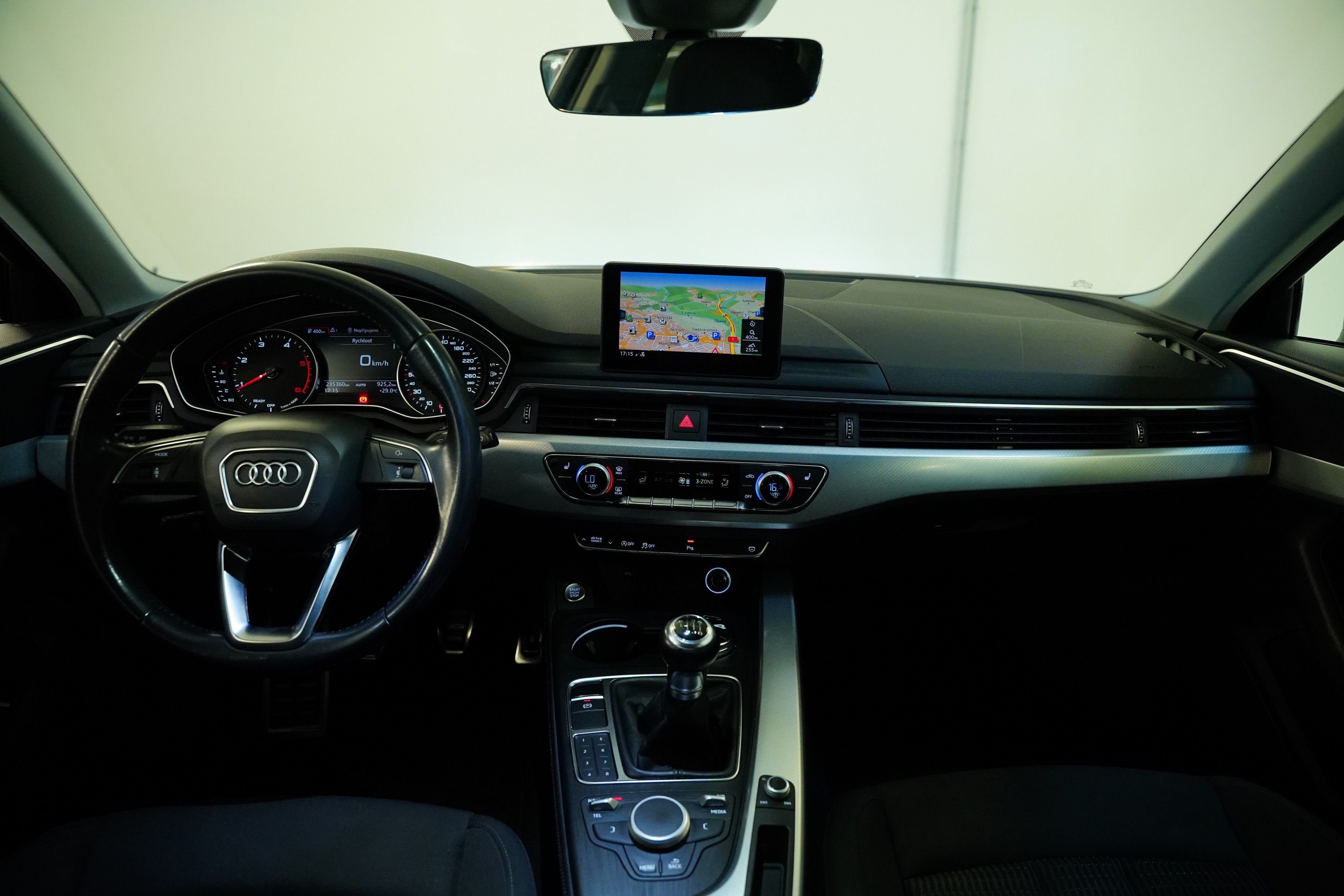 Audi A4, 2.0 TDI 140 kW - fotka 5