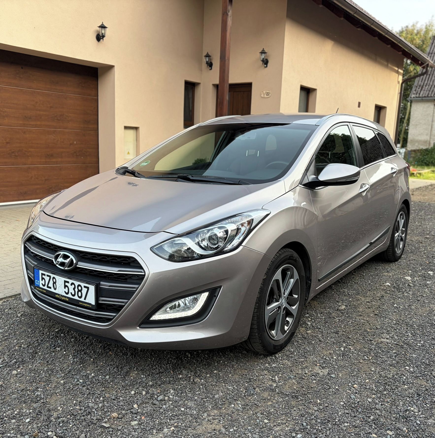 Hyundai i30, 1.6GDi Automat 66tiskm. Rv2016