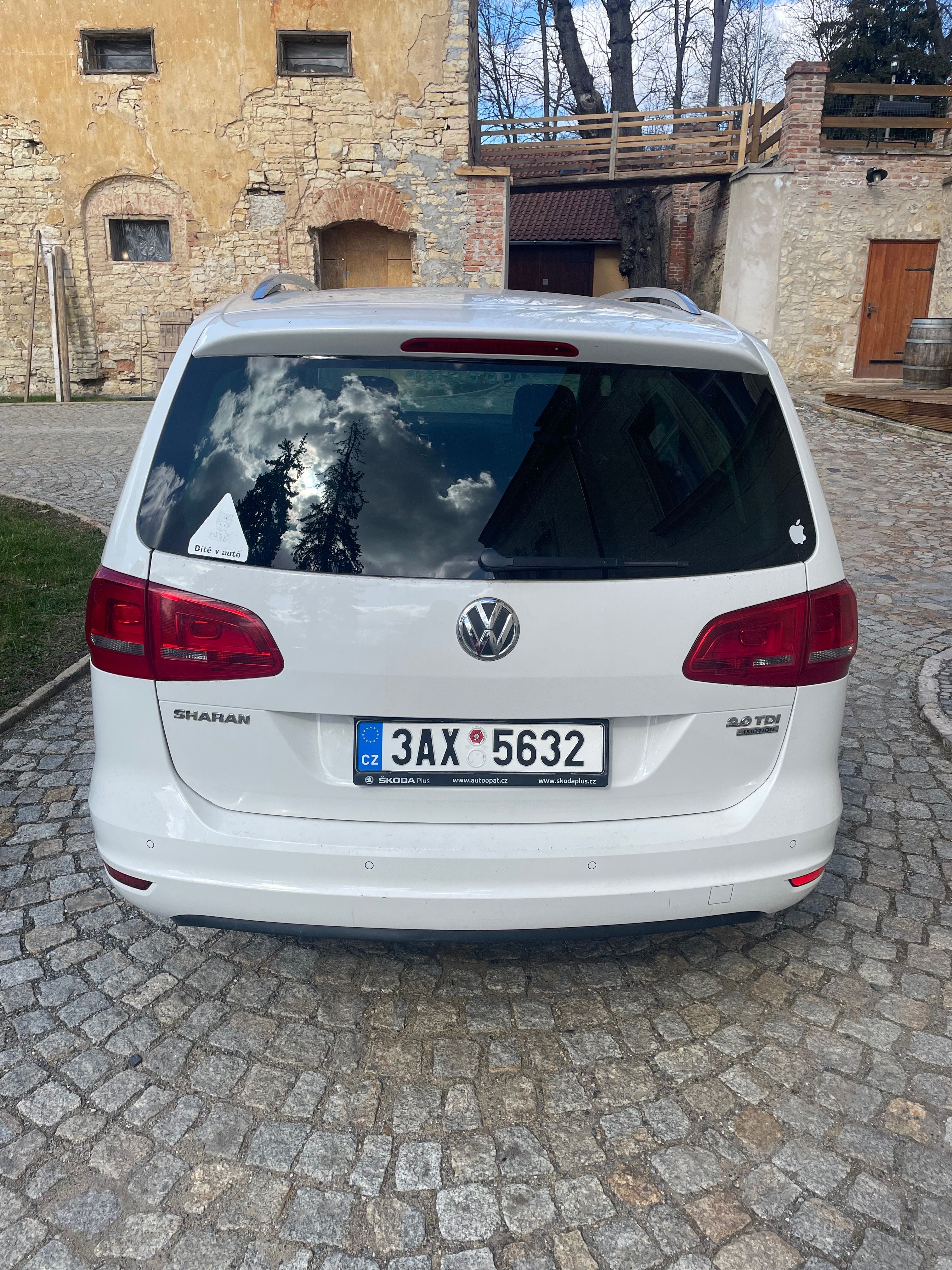 Volkswagen Sharan, 2.0 TDi, Highline, 4x4, tažné - fotka 4