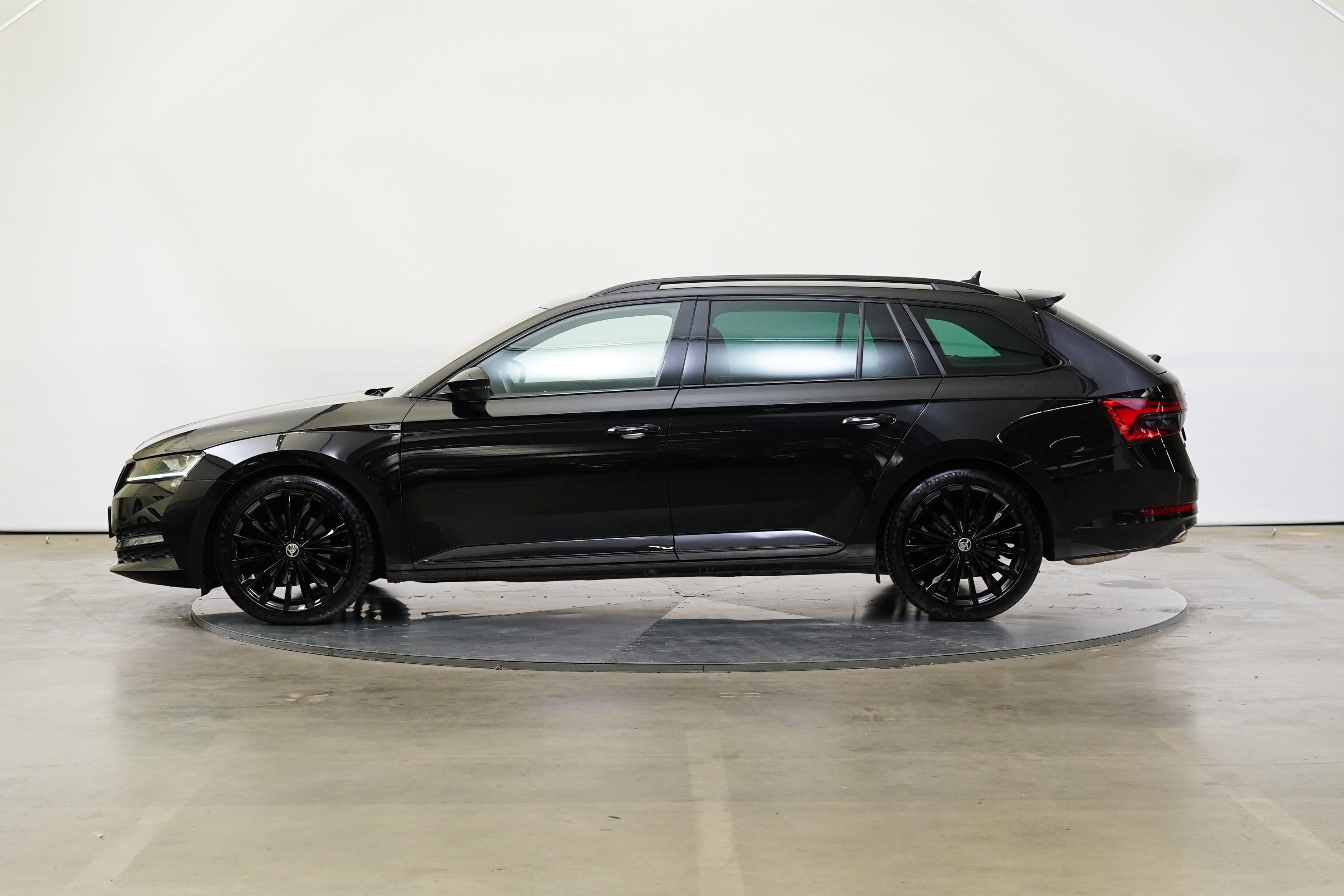 Škoda Superb, SportLine 2.0 TSI 140 kW DSG - fotka 3
