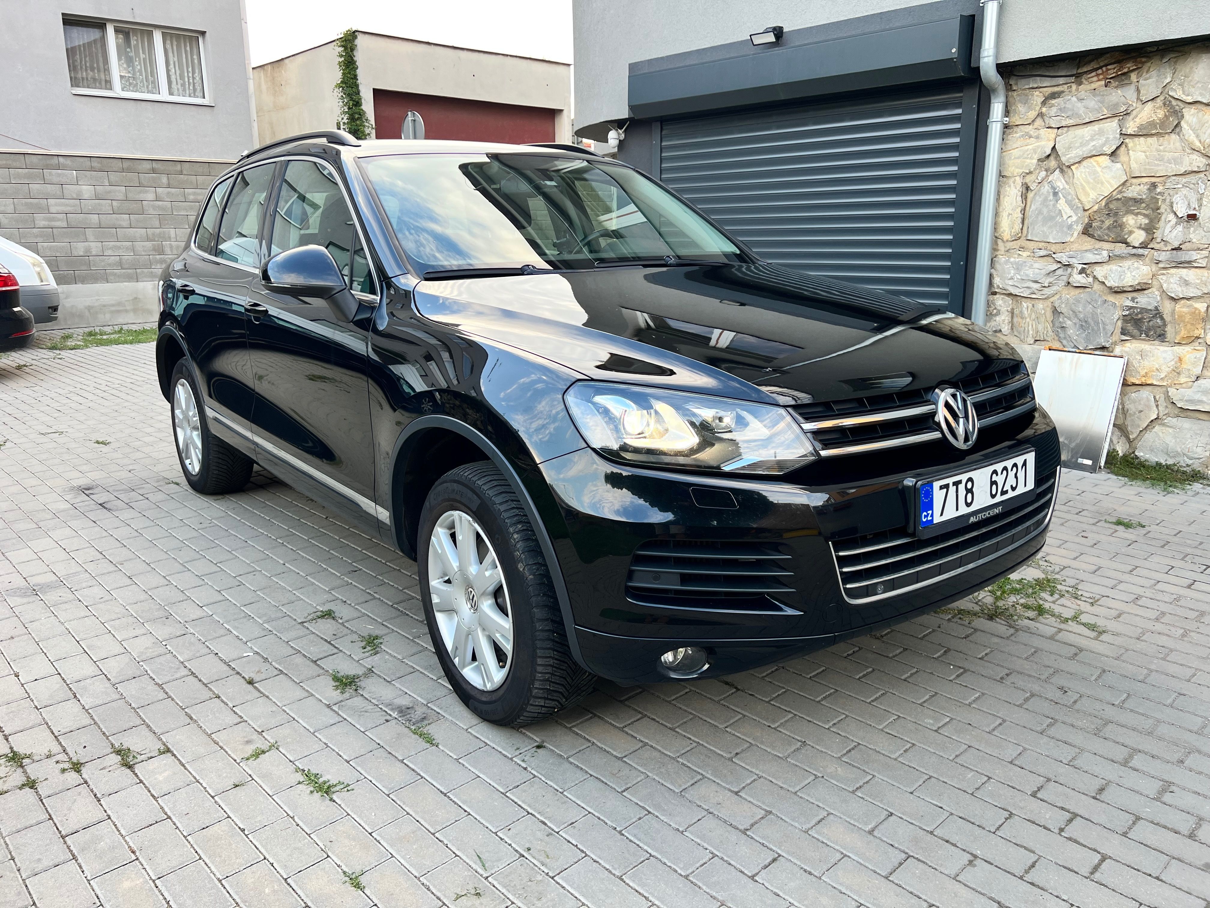 Volkswagen Touareg, 3.0 tdi garážováno,servisováno - fotka 2