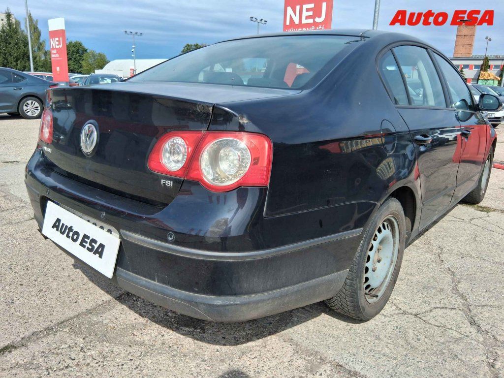 Volkswagen Passat, 1.6 FSi - fotka 2