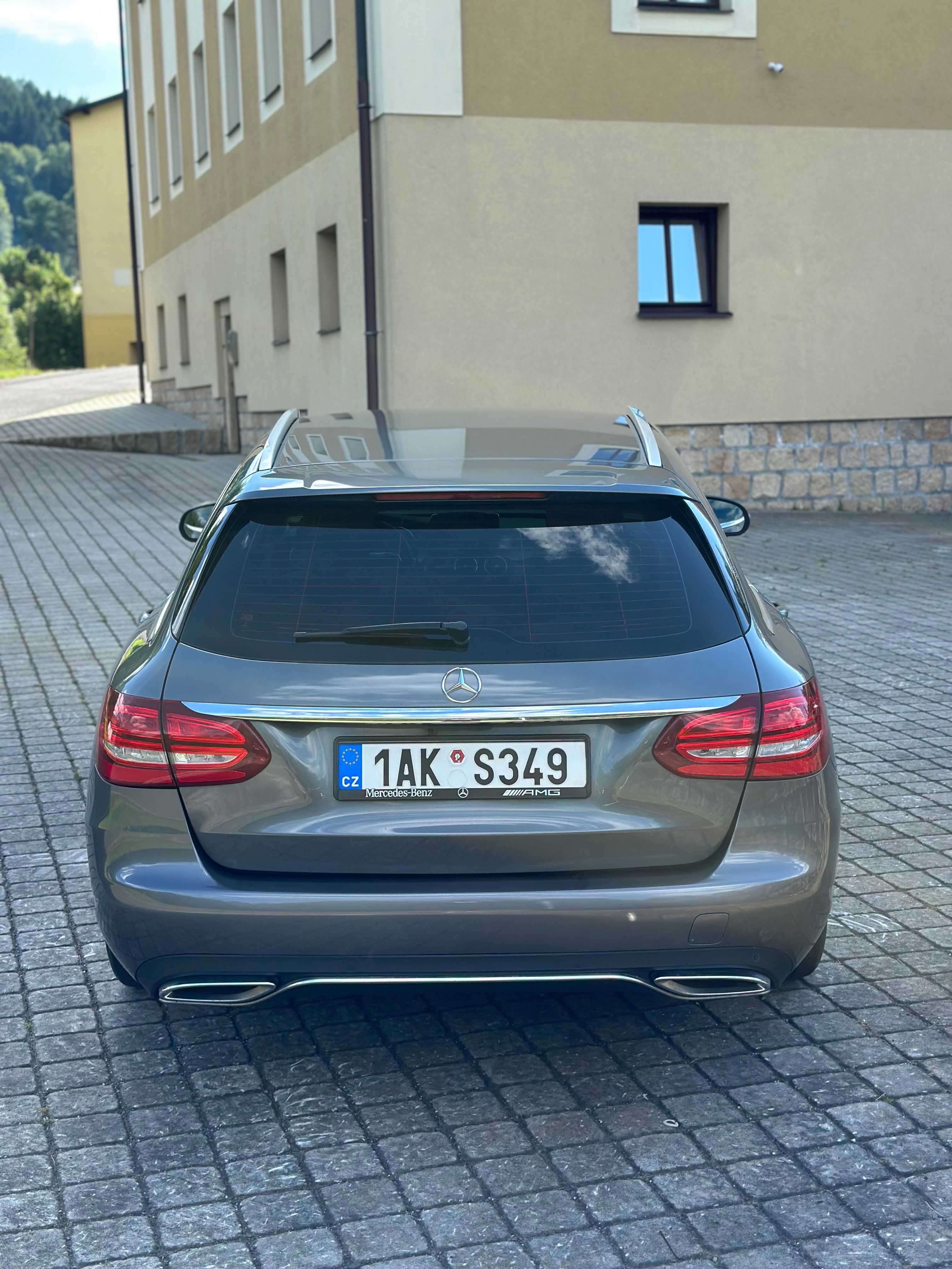 Mercedes-Benz Třídy C, Mercedes-Benz C220d S205 - fotka 5