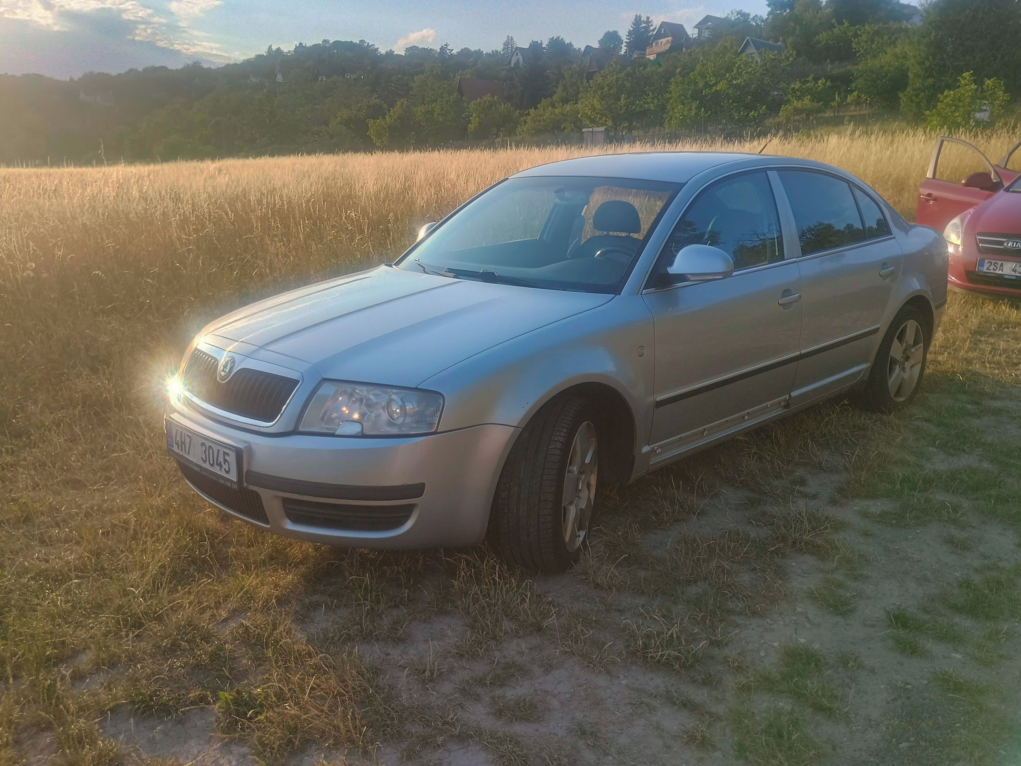 Škoda Superb, Škoda Superb 2.8 V6 142 kW