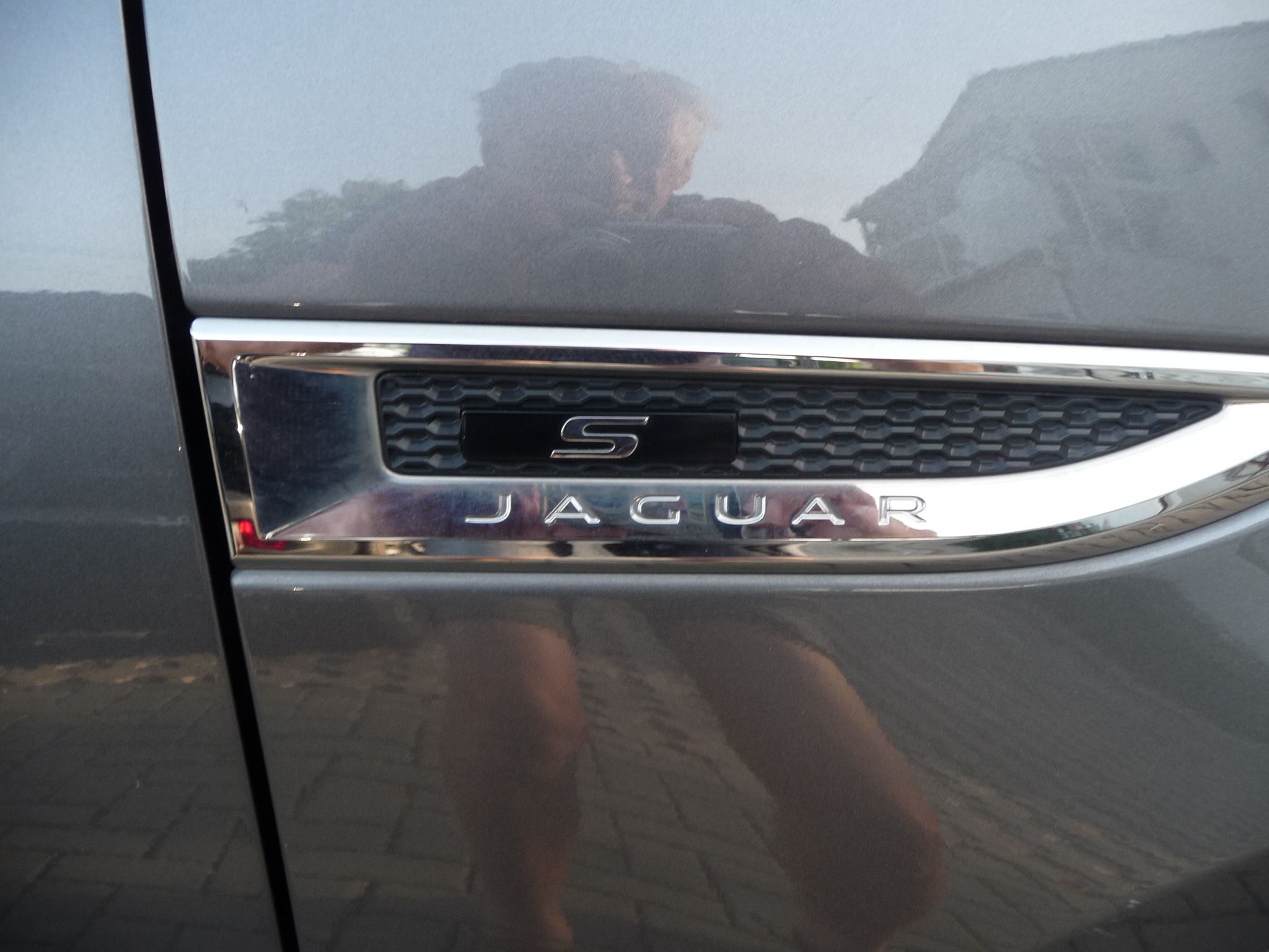 Jaguar E-Pace, 2.0 147KW R-Dynamic 4x4 - fotka 4