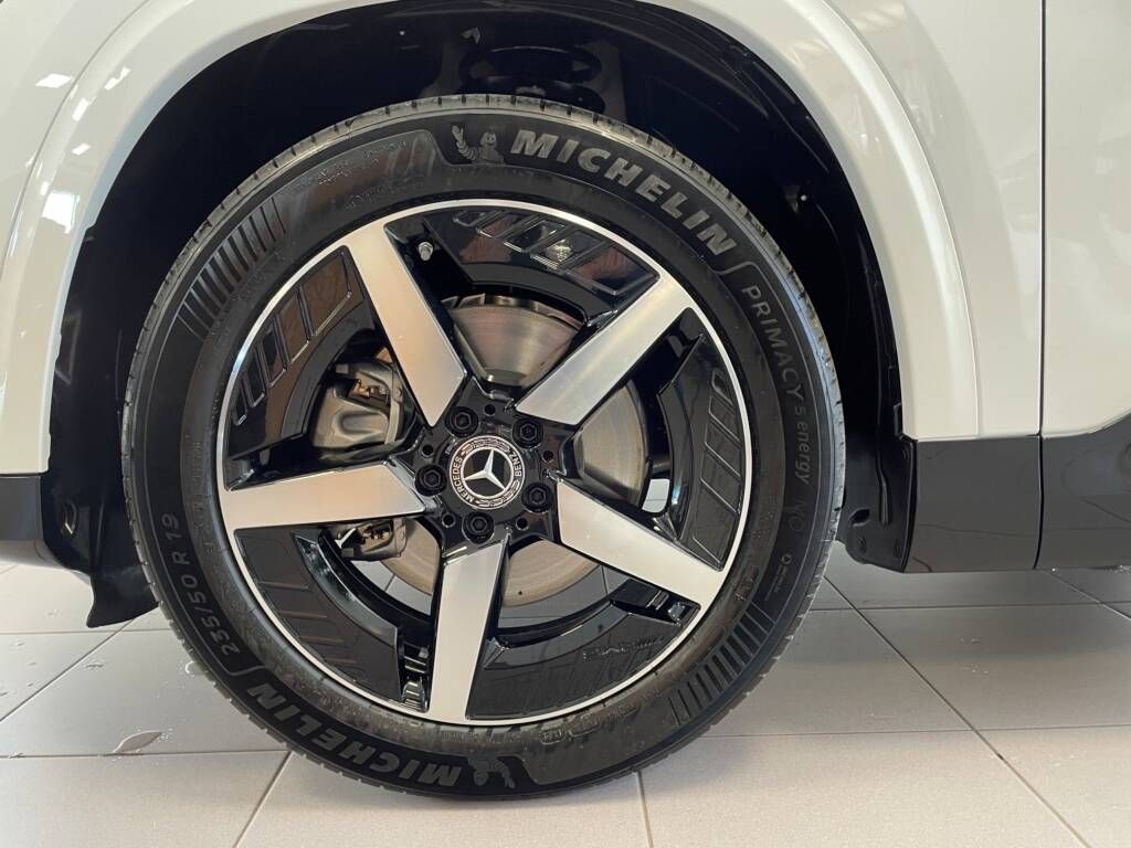 Mercedes-Benz GLB, 200 4MATIC - fotka 5