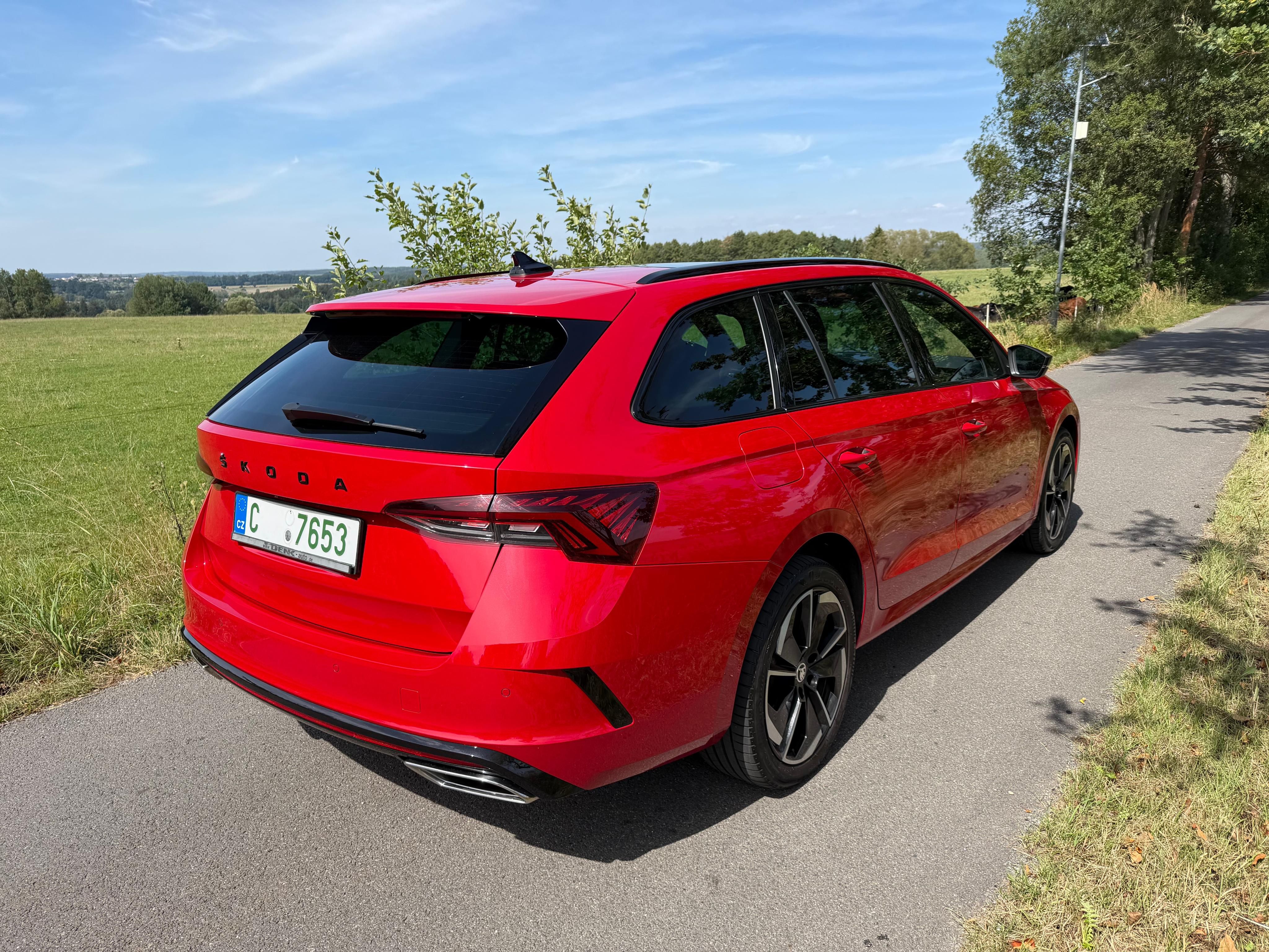 Škoda Octavia, RS iV 1,4i/E 180kW - fotka 3