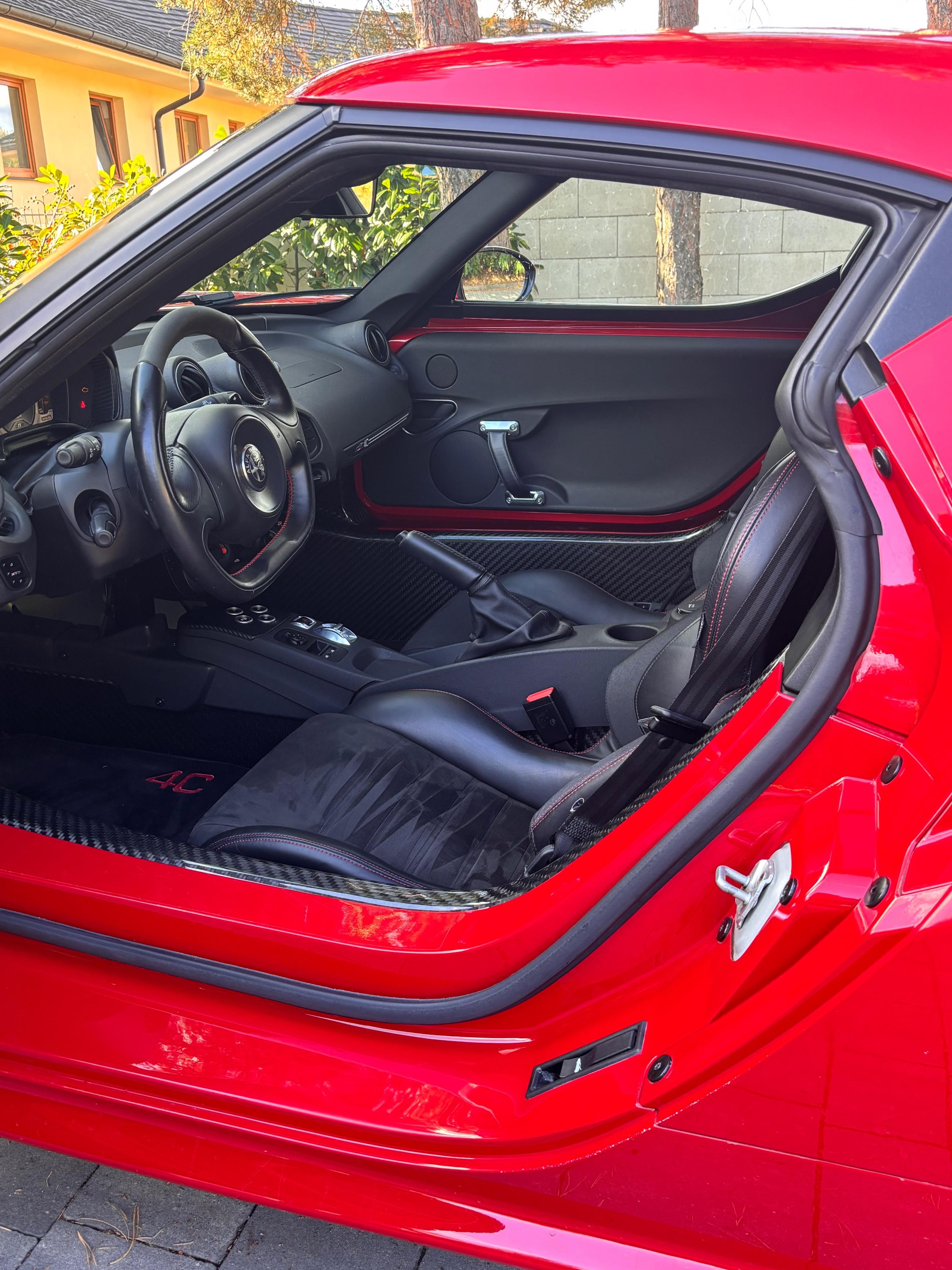 Alfa Romeo 4C - fotka 4