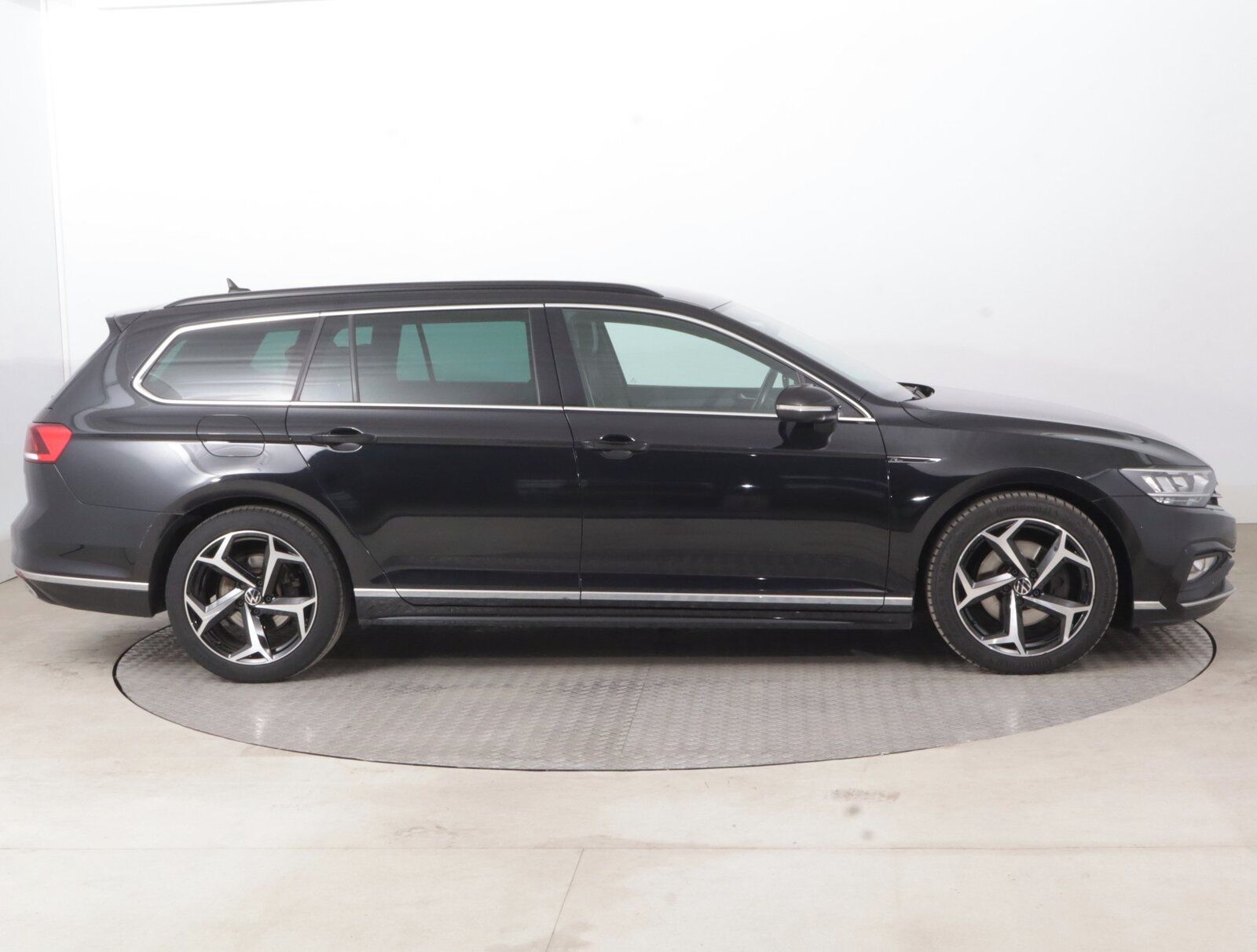 Volkswagen Passat, 2.0 TDI, R-Line, Automat - fotka 6
