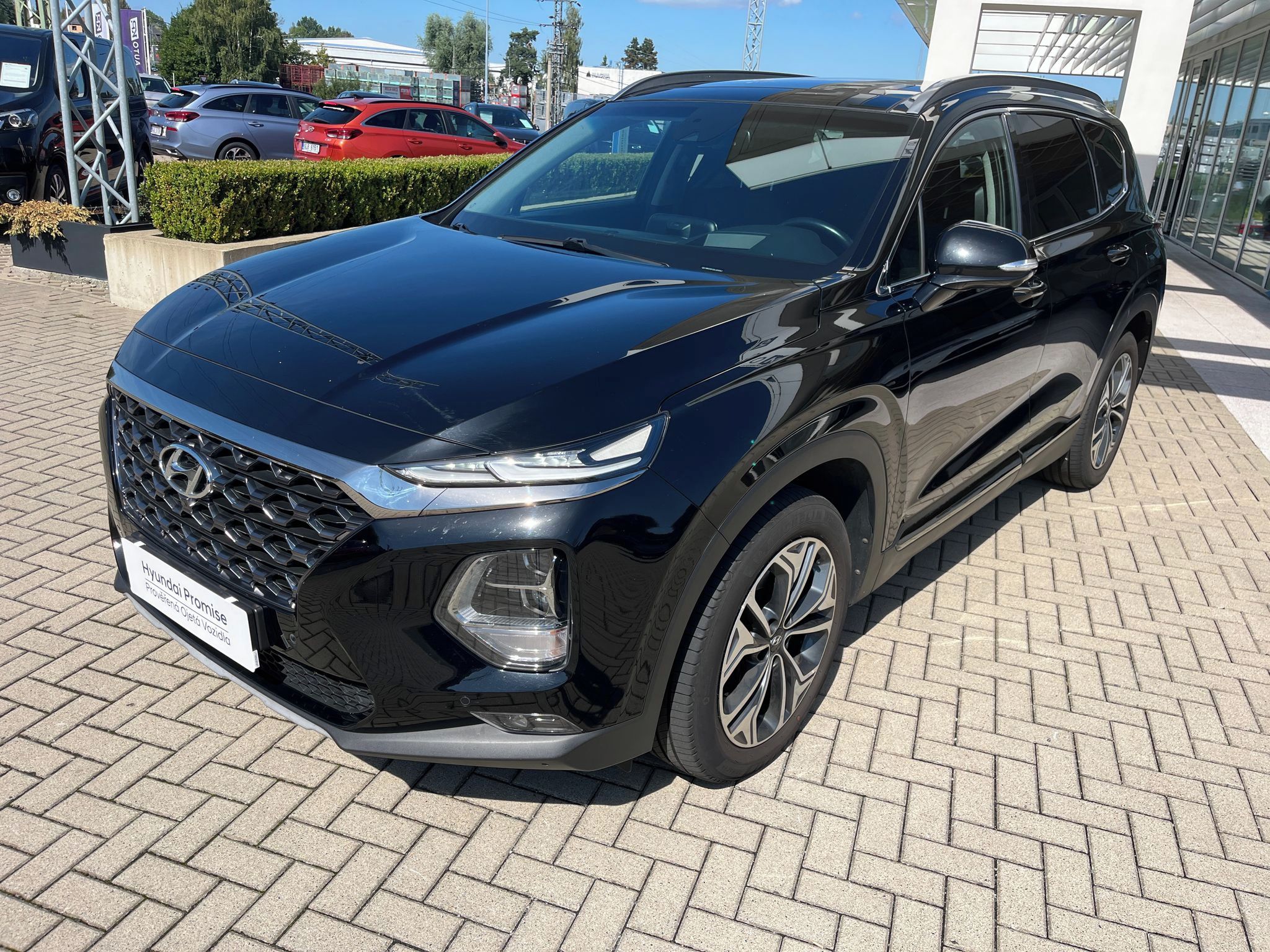 Hyundai Santa Fe, 2.2 CRDi 4x4 8DCT Luxury 7míst - fotka 2
