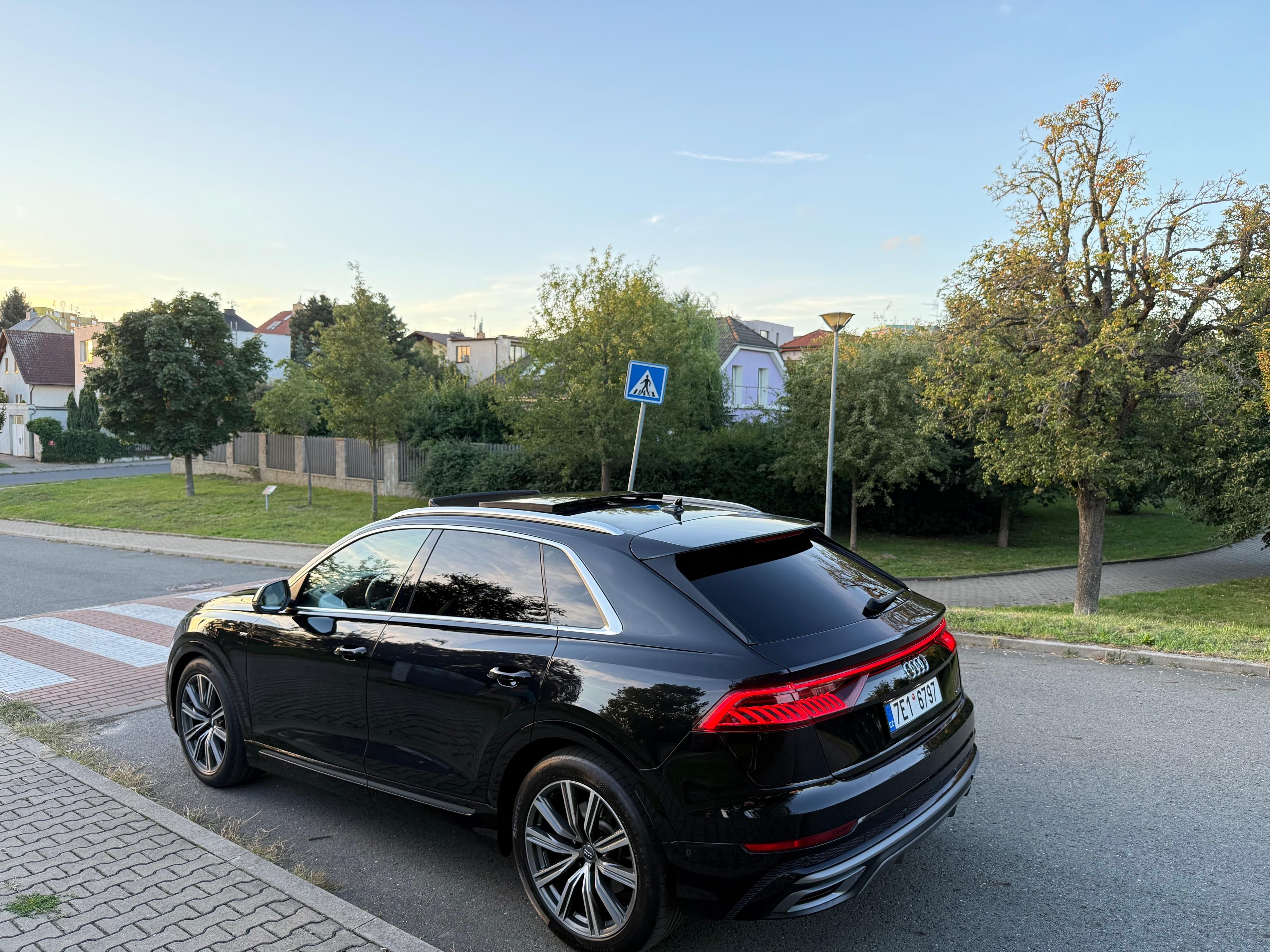 Audi Q8, 50 tdi S-line bohatá výbava - fotka 2