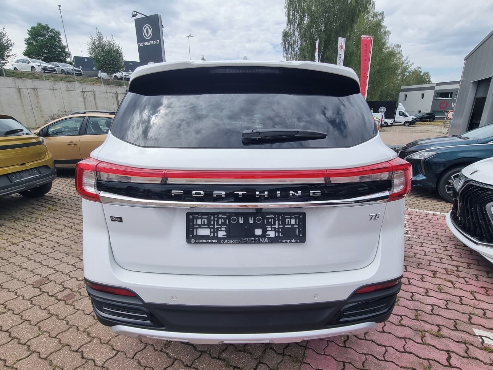 Dongfeng T5, FORTHING T5 Exclusive - fotka 4
