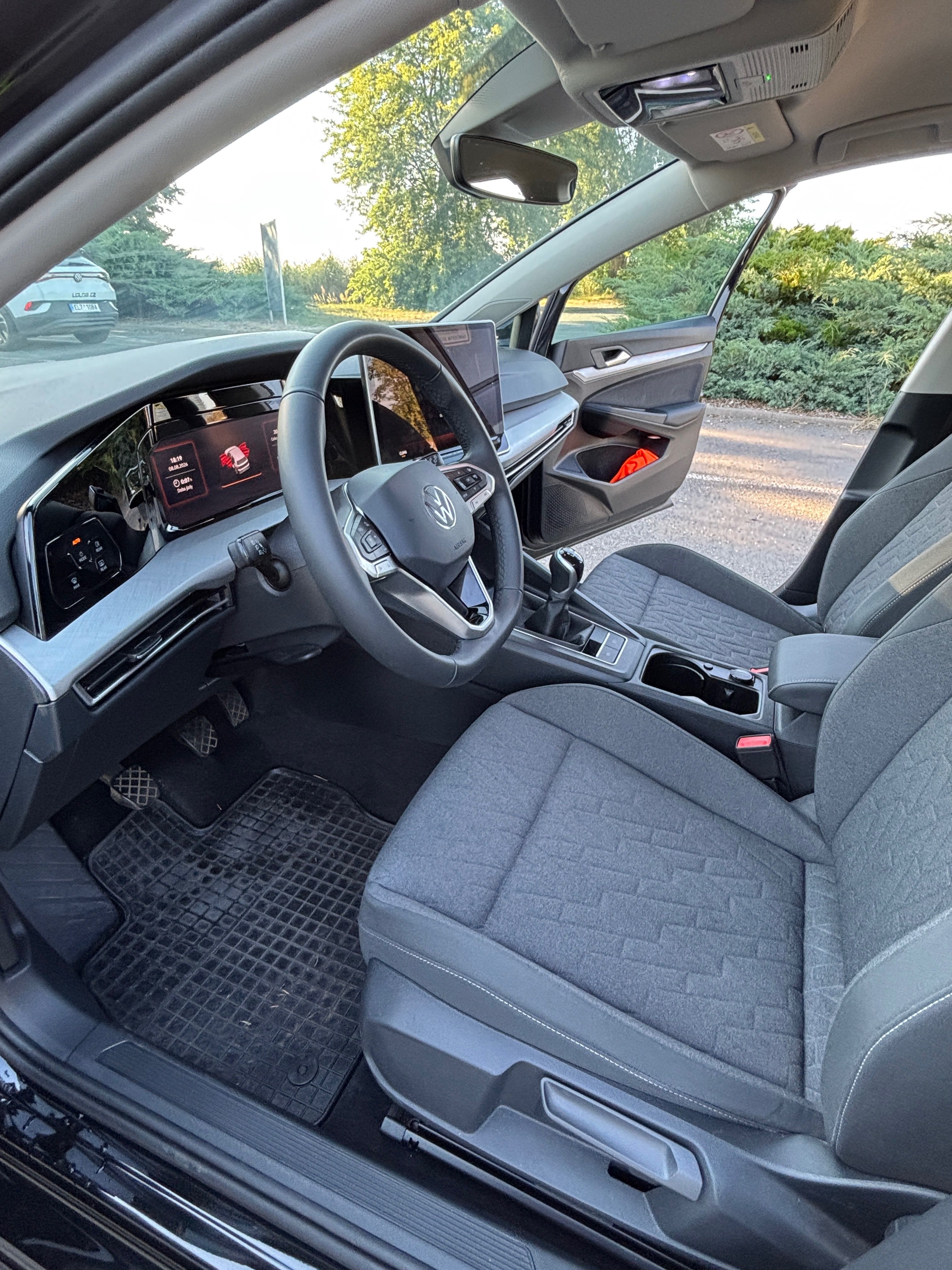 Volkswagen Golf, 1.5 TSI 110kw People - fotka 6
