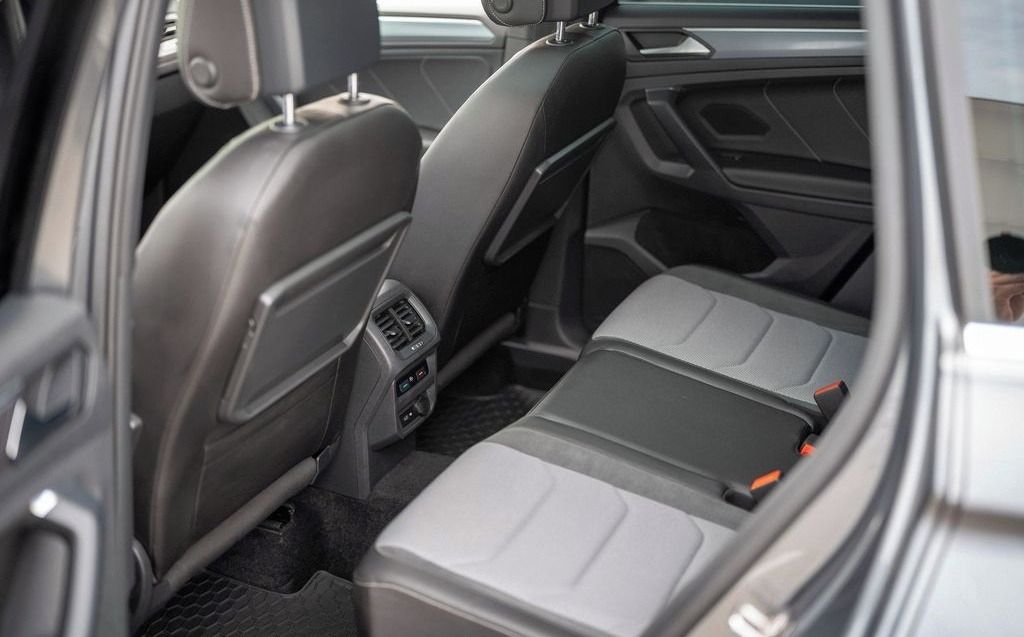 Volkswagen Tiguan, R-Line, 140kw, 4x4 DSG - fotka 5