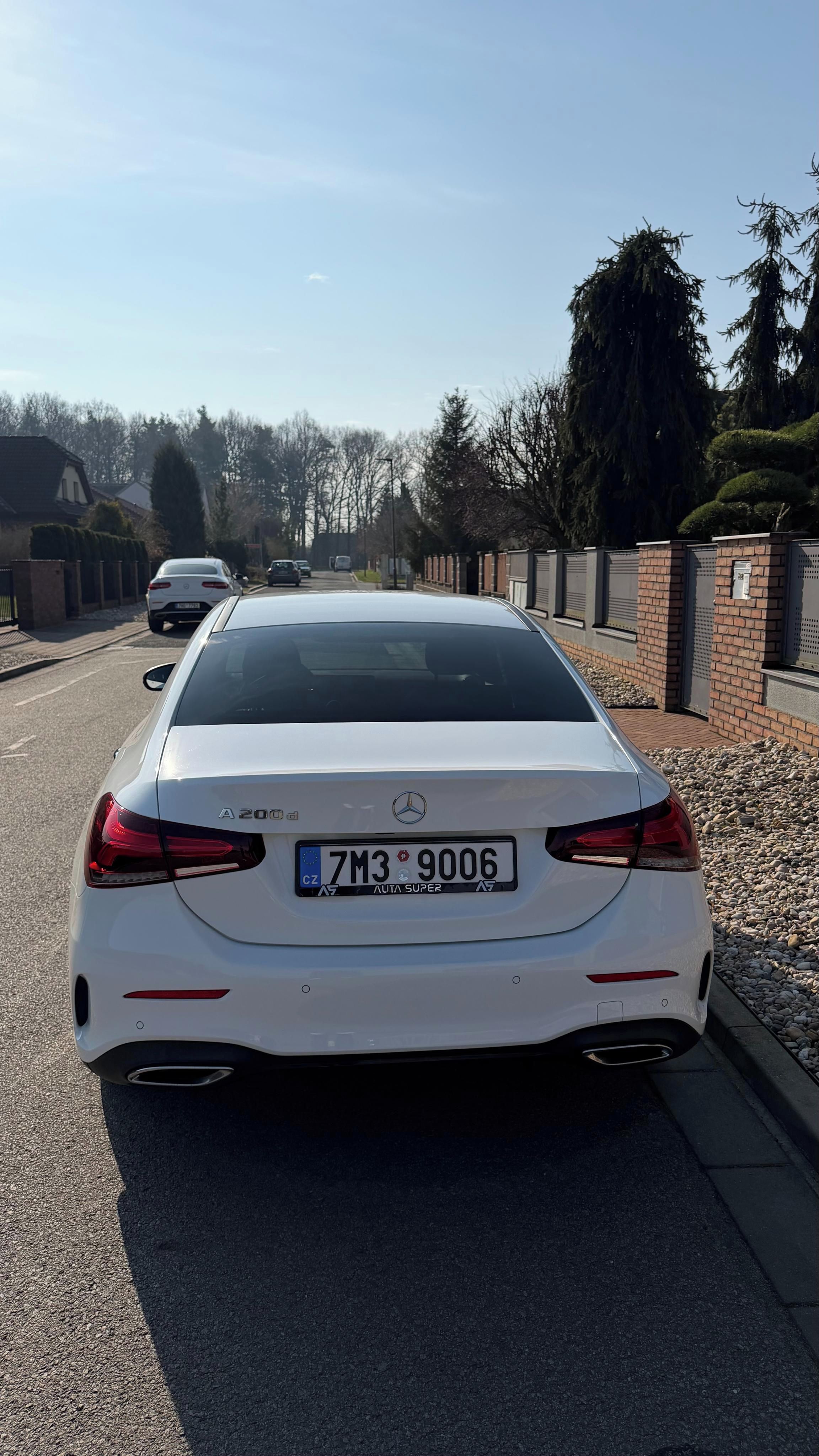 Mercedes-Benz Třídy A, 200 d Sedan, AMG Line - fotka 3