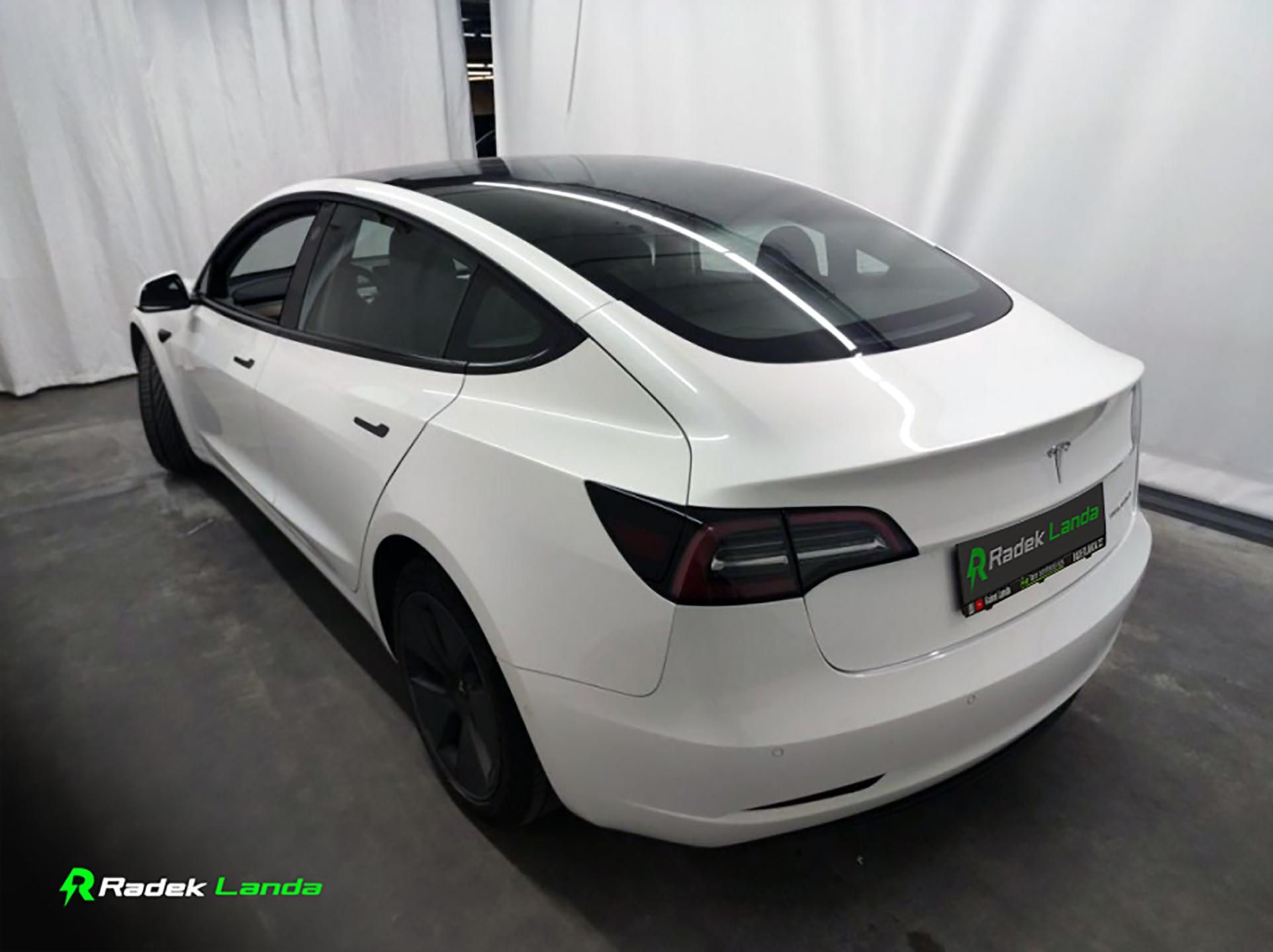 Tesla Model 3, AWD | Dual Motor, AMD Ryzen - fotka 2