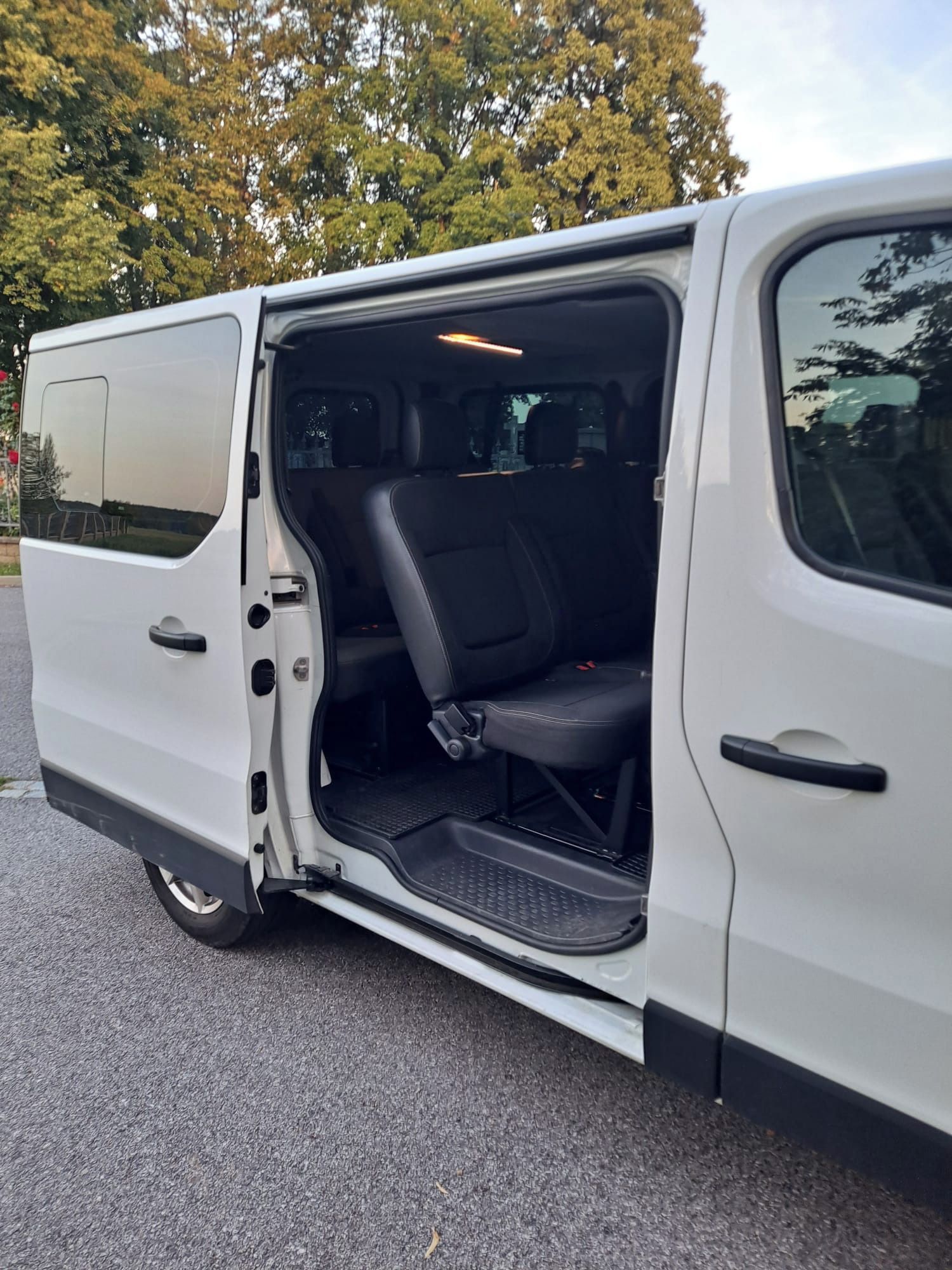 Renault Trafic, Renault Trafic 1.6 dCi, 9 míst - fotka 4