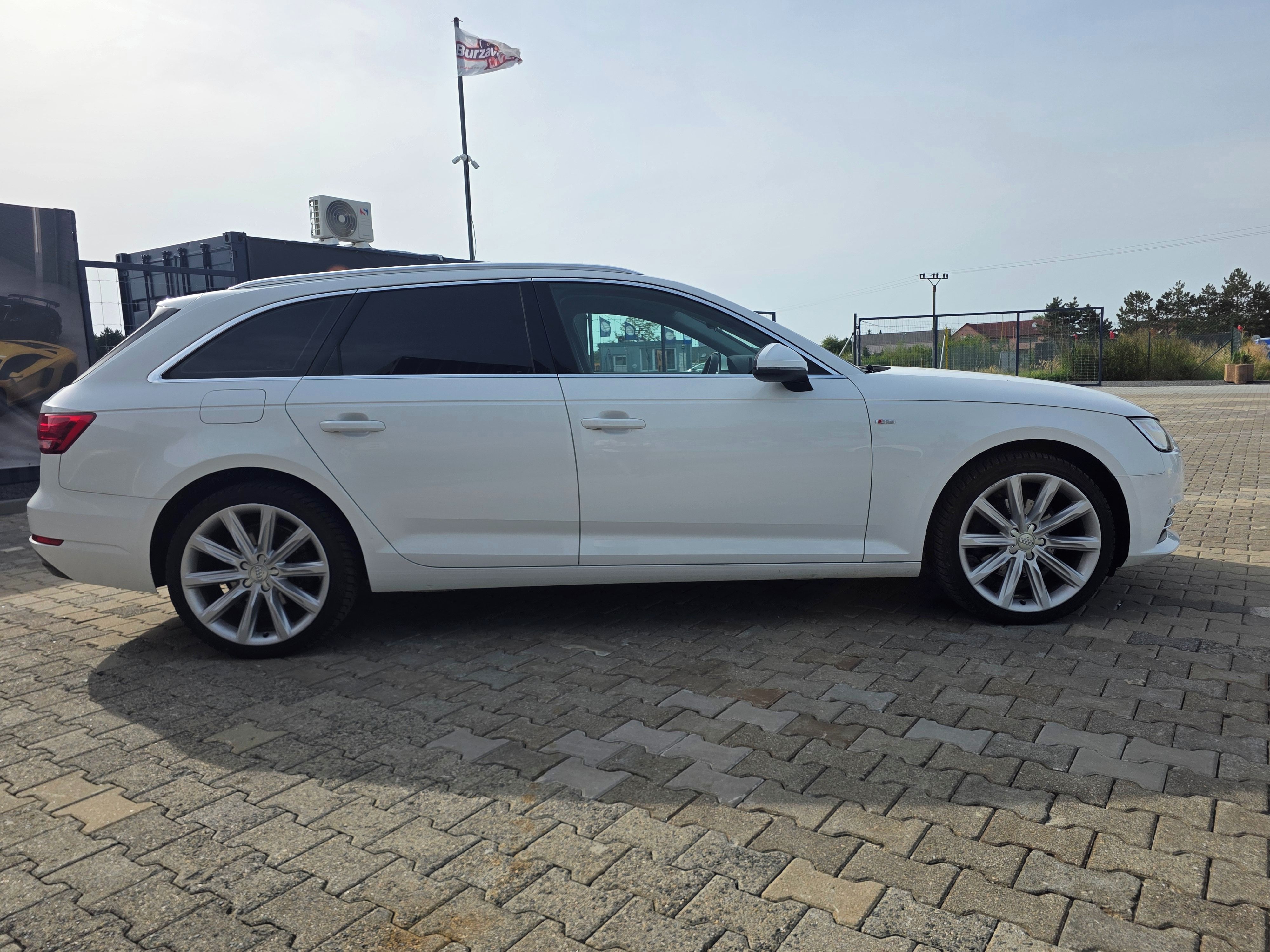 Audi A4 Avant, 2.0TDI, 110KW, AUTOMAT - fotka 6