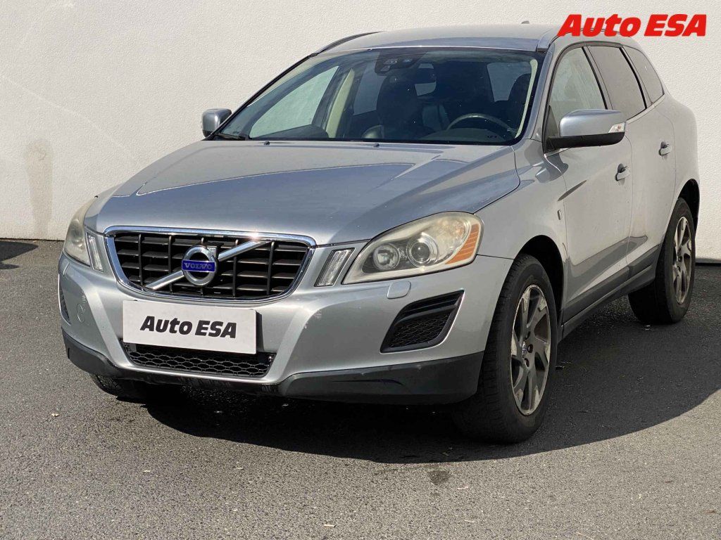 Volvo XC60, 2.4 D 4x4,xenon,kůže - fotka 3