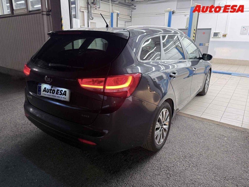 Kia Cee´d, 1.6crdi,ČR - fotka 2
