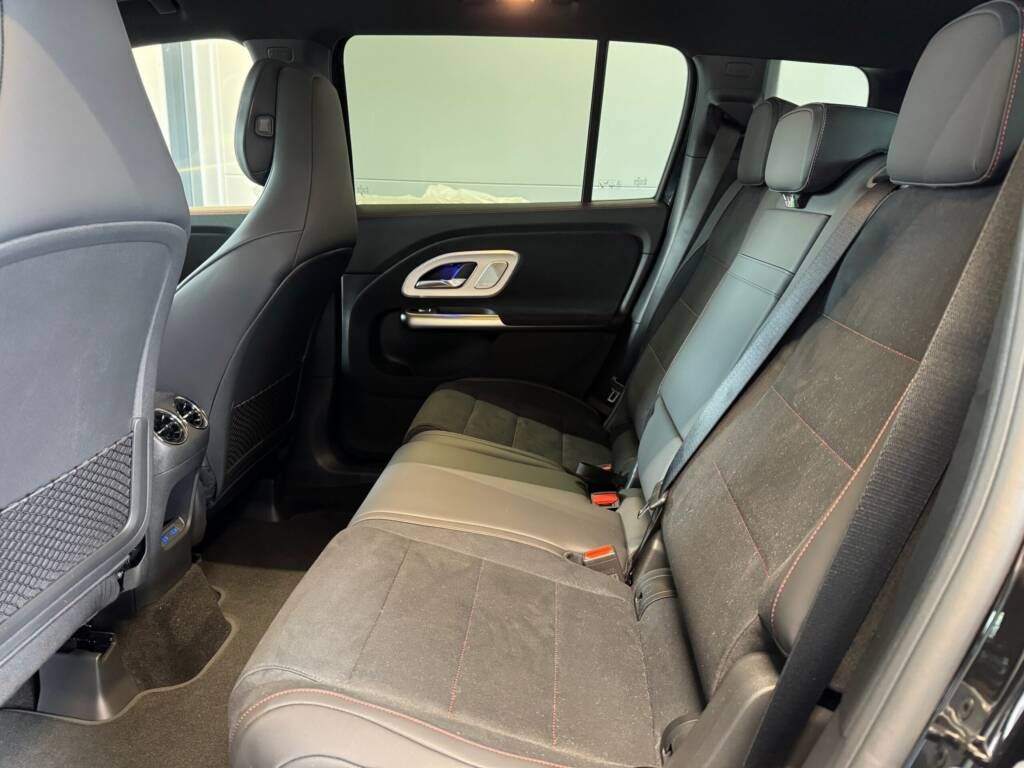 Mercedes-Benz GLB, 350 4MATIC s technologií EQ - fotka 3