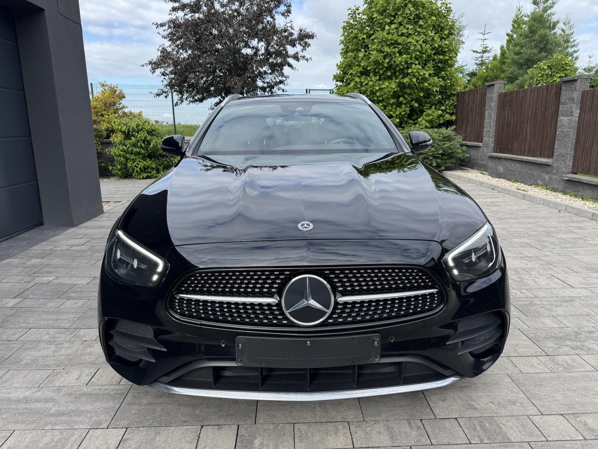 Mercedes-Benz Třídy E, E 300de 4MATIC AMG Hybrid Tažn - fotka 2